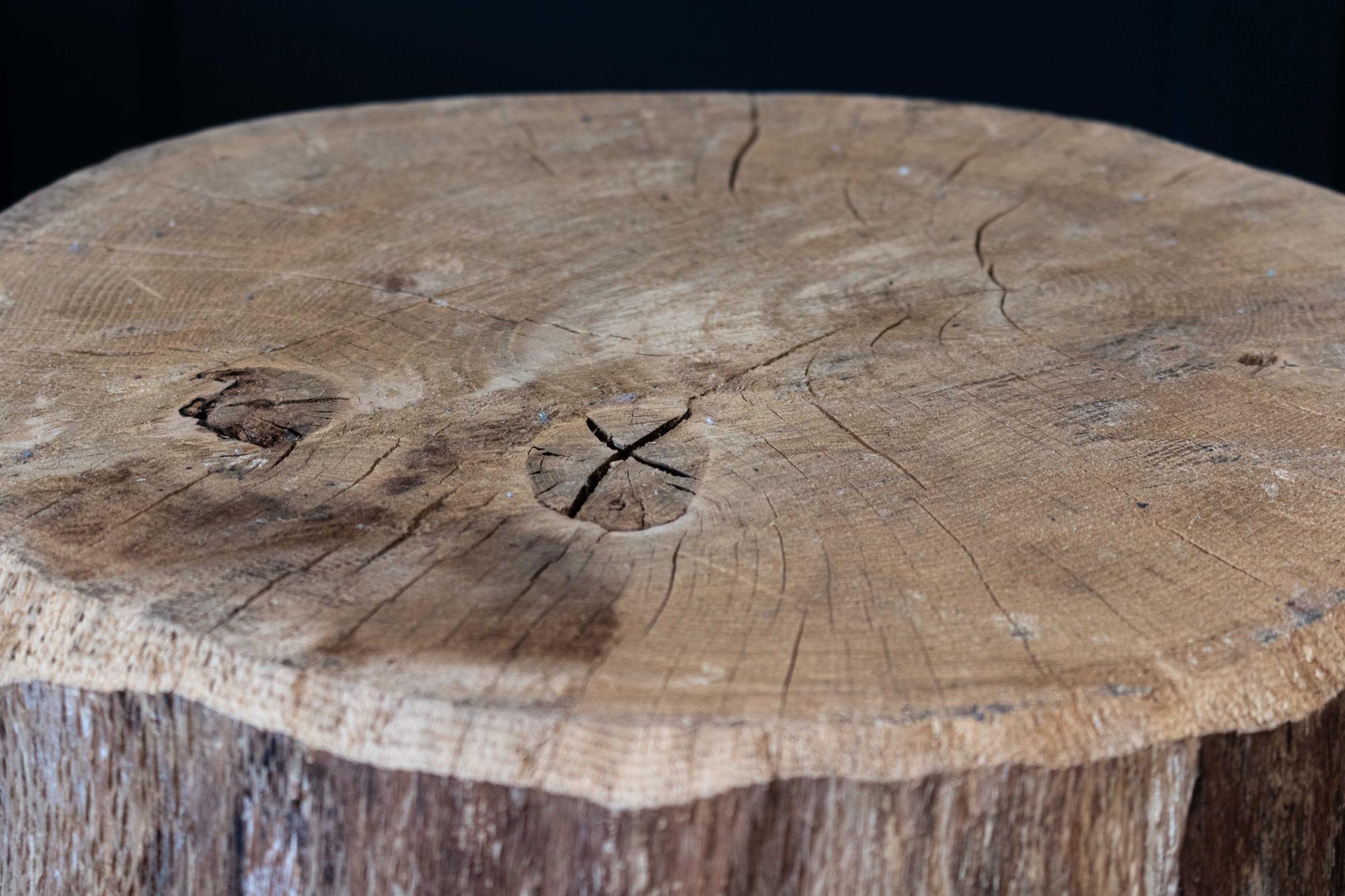 Primitive Chopping Block End Tables In Good Condition For Sale In Staffordshire, GB