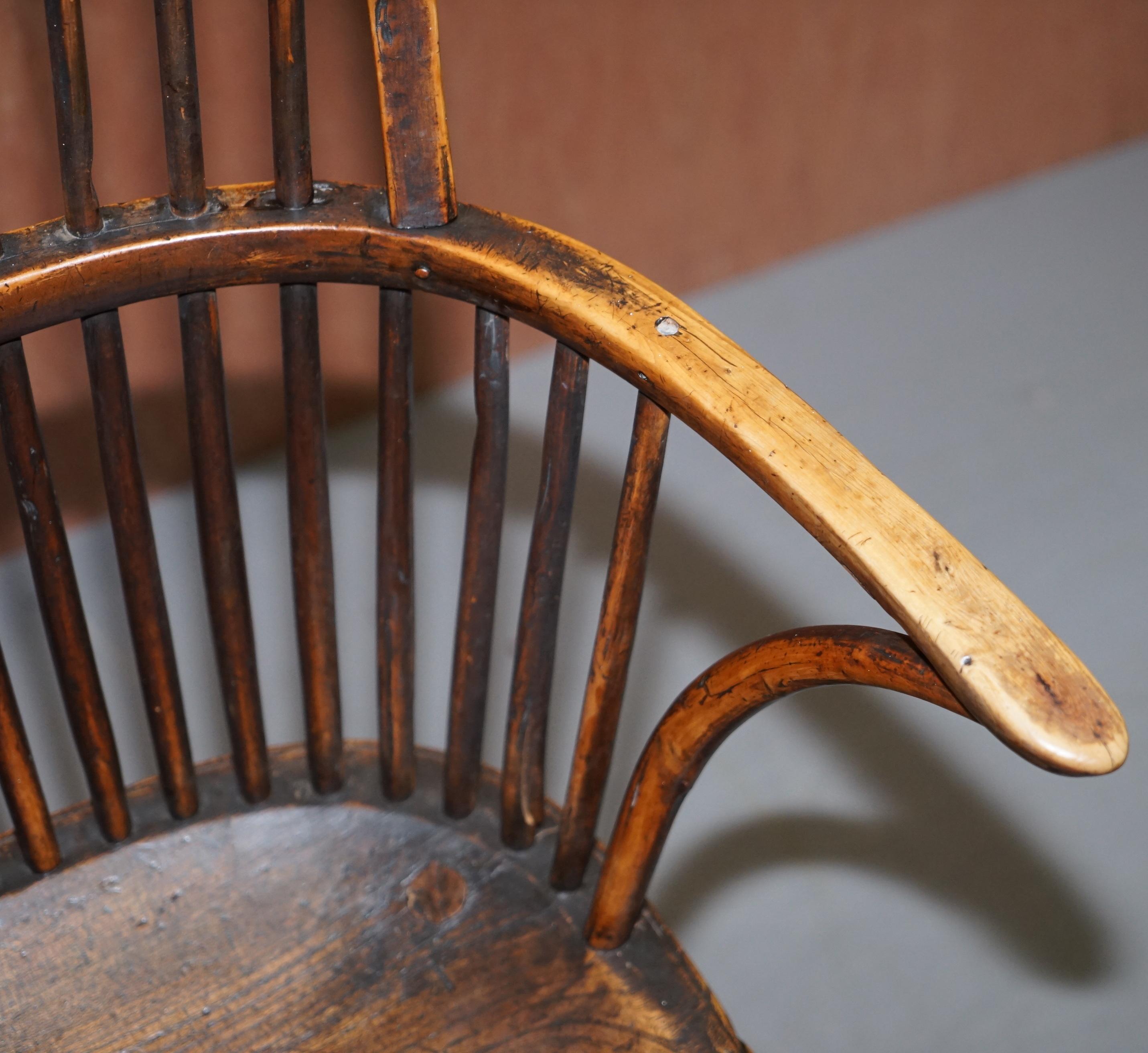 Primitive circa 1800 Hoop Back Windsor Armchair in Elm Heavy Patina Decorative For Sale 1