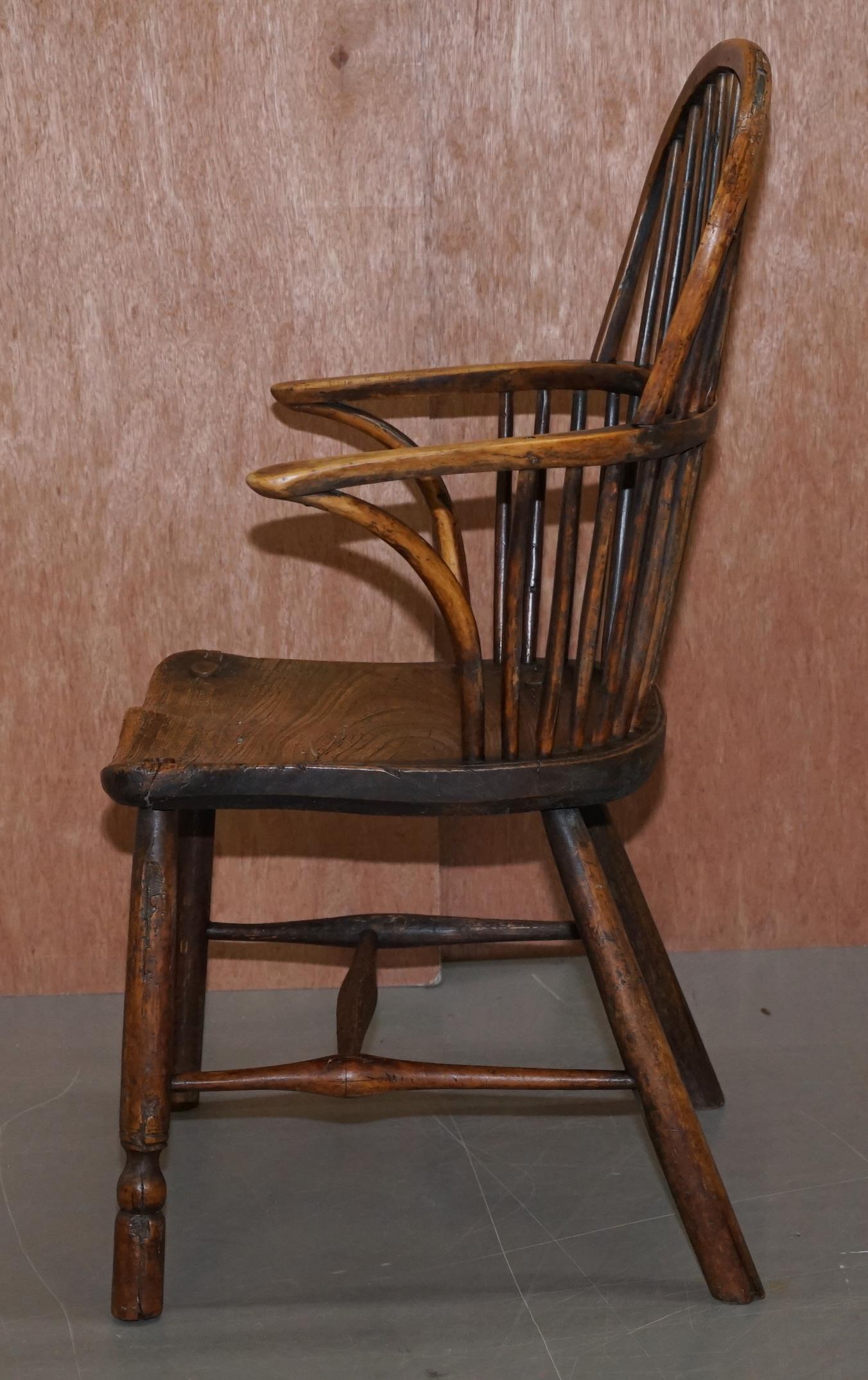 Primitive circa 1800 Hoop Back Windsor Armchair in Elm Heavy Patina Decorative For Sale 8