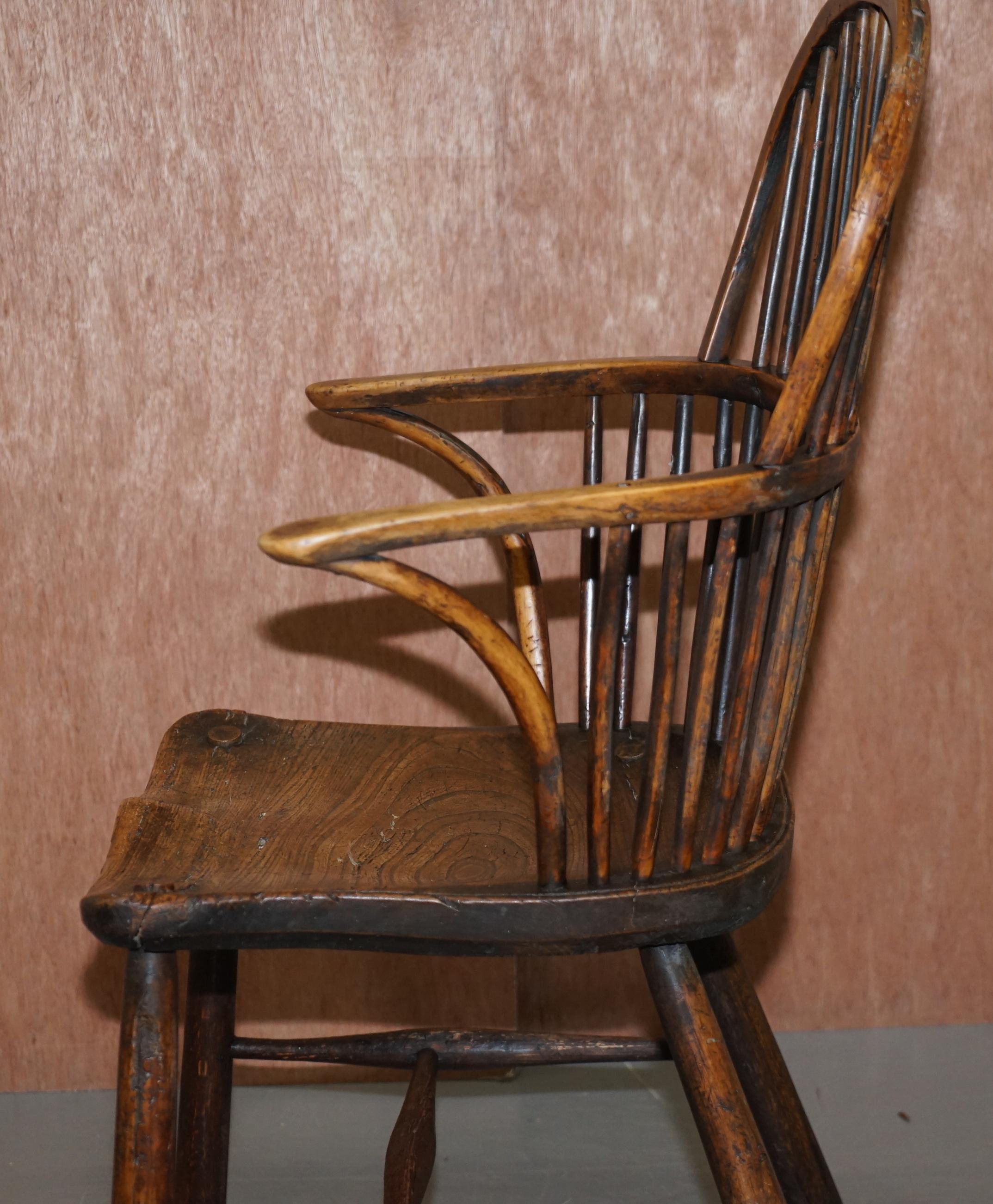 Primitive circa 1800 Hoop Back Windsor Armchair in Elm Heavy Patina Decorative For Sale 9