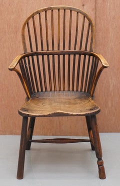 Primitive circa 1800 Hoop Back Windsor Armchair in Elm Heavy Patina Decorative