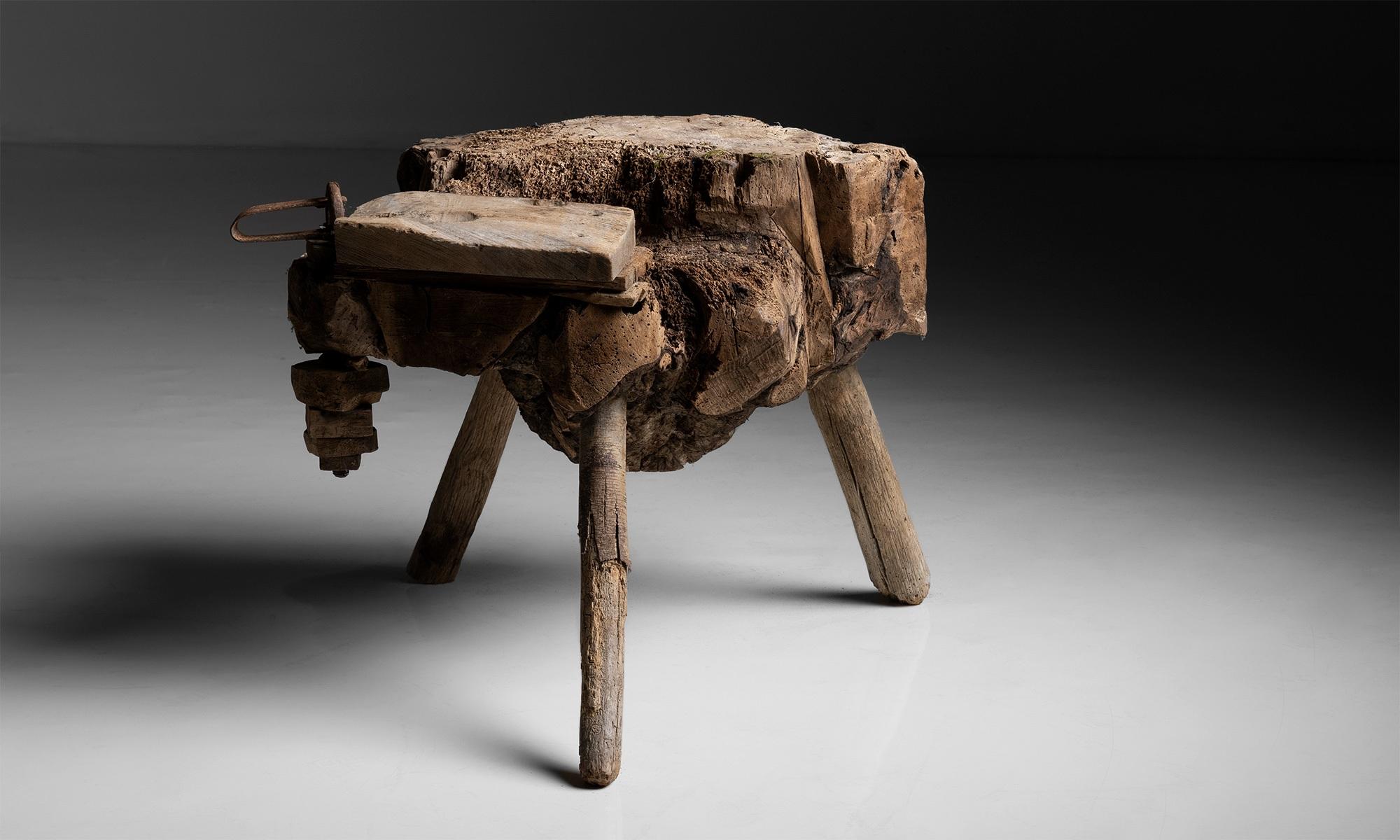 Primitiver Clog-Tisch, Frankreich, um 1900 im Zustand „Gut“ im Angebot in Culver City, CA