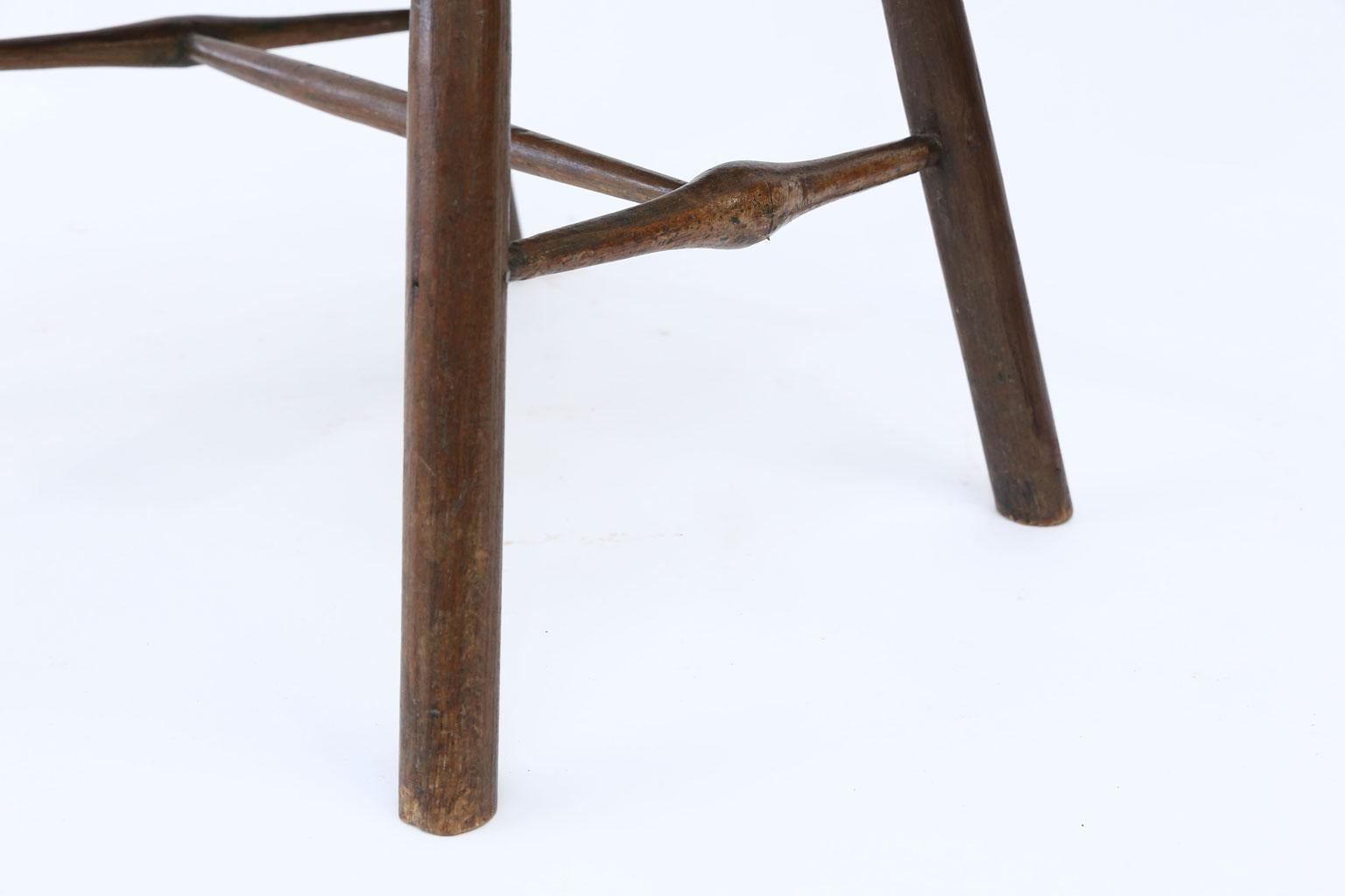 Primitive Cornish Windsor Chair In Good Condition In Houston, TX