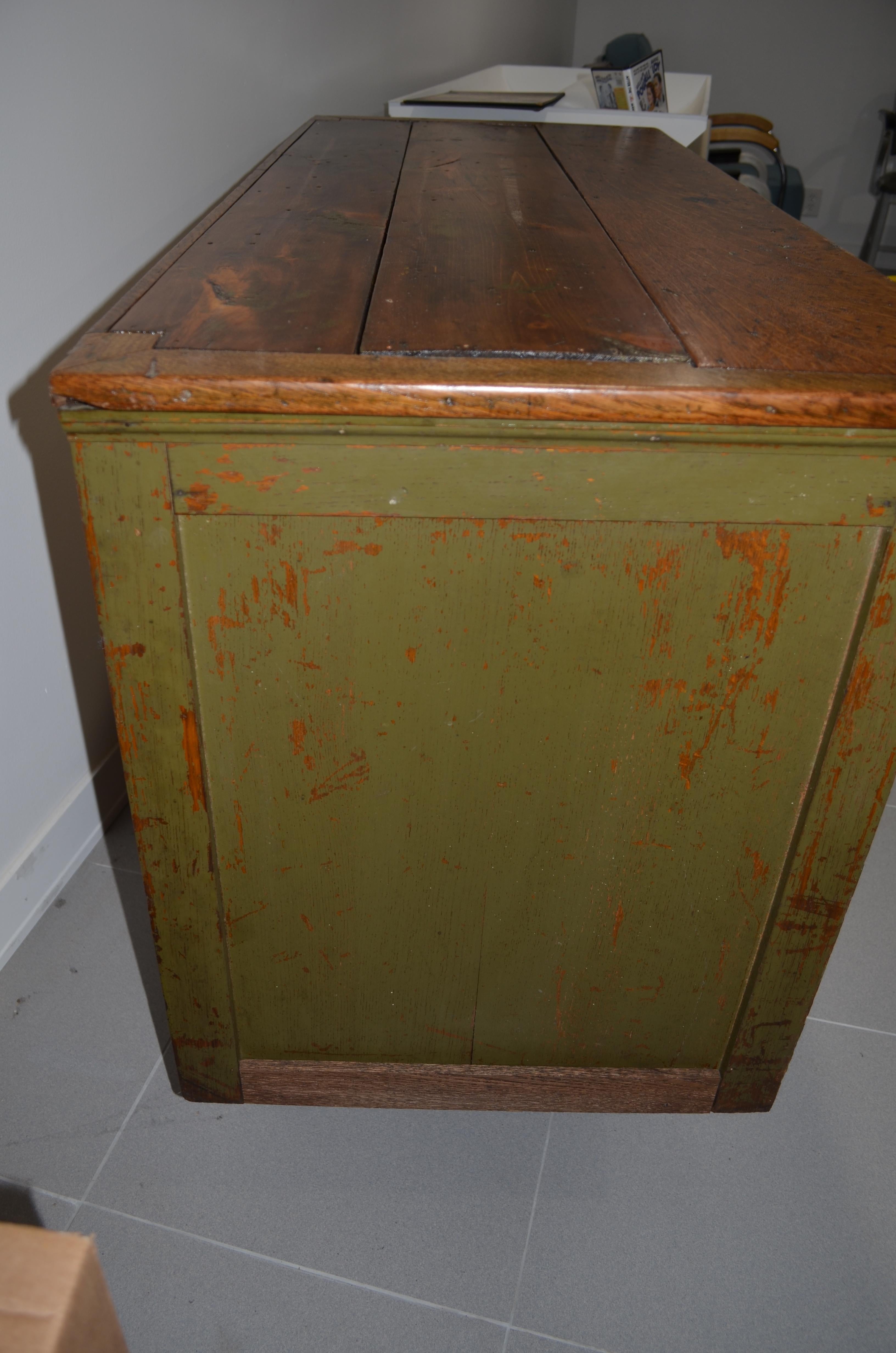 Primitive Counter, Pine Cupboard, Kitchen Island with Four Drawers and Storage For Sale 10