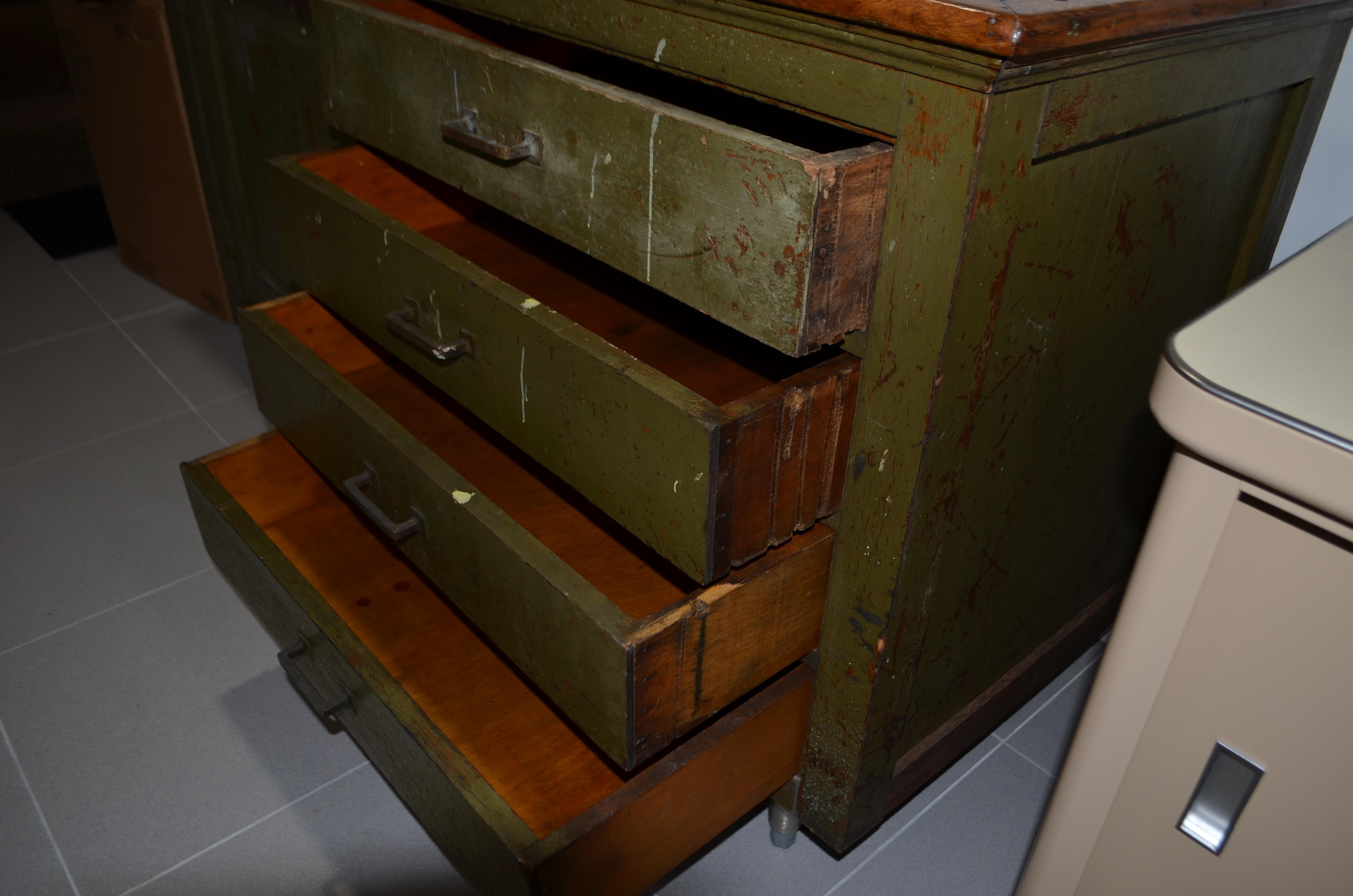 Primitive Counter, Pine Cupboard, Kitchen Island with Four Drawers and Storage For Sale 3