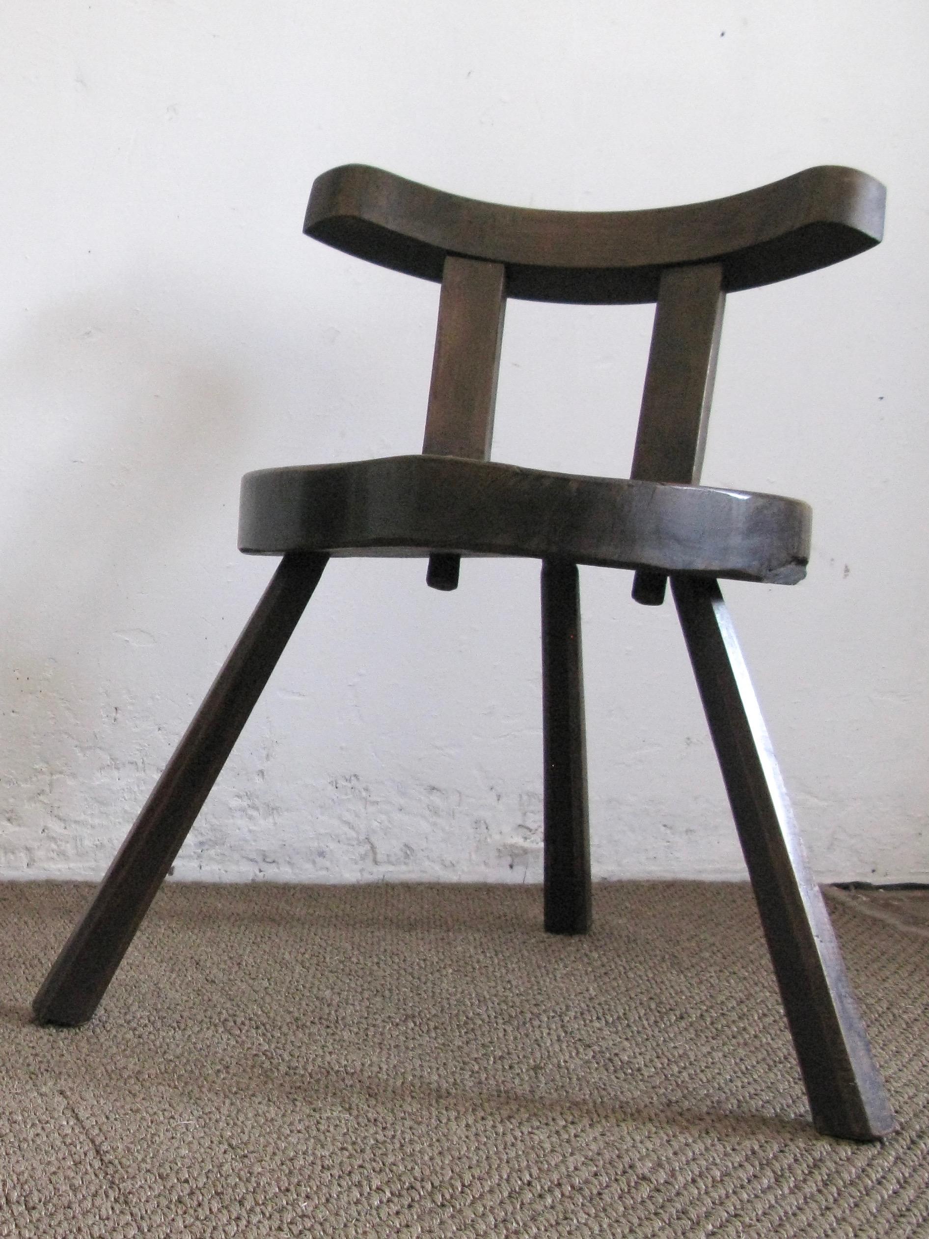 A very special and very unique small Primitive rustic chair, working chair, wood, country style, origin England.
Lovely to complement in a sitting room close to a fire place, or in a hall, your barn?
 Very nice and comfortable.