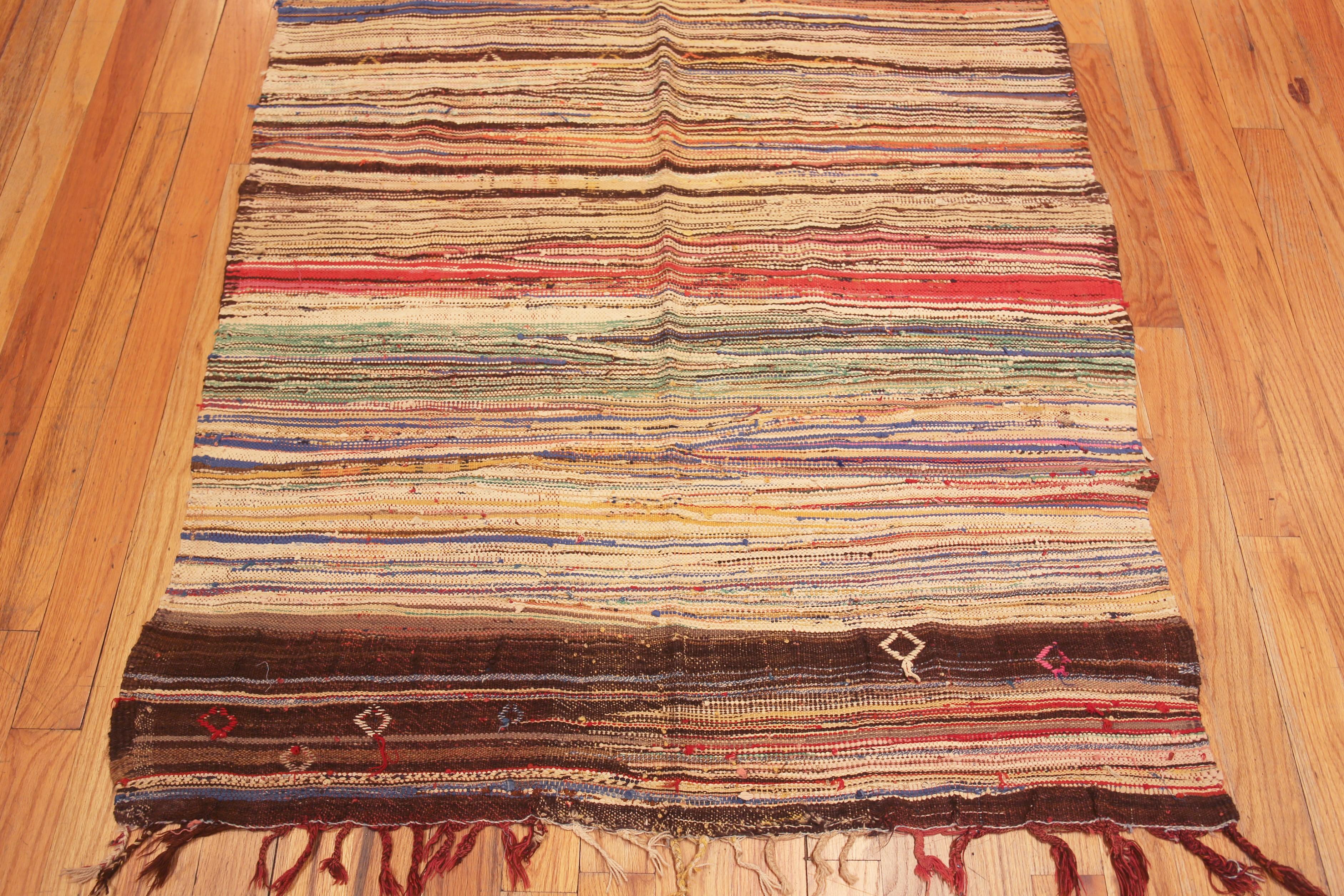 Tissé à la main Design primitif marocain Kilim 4'10