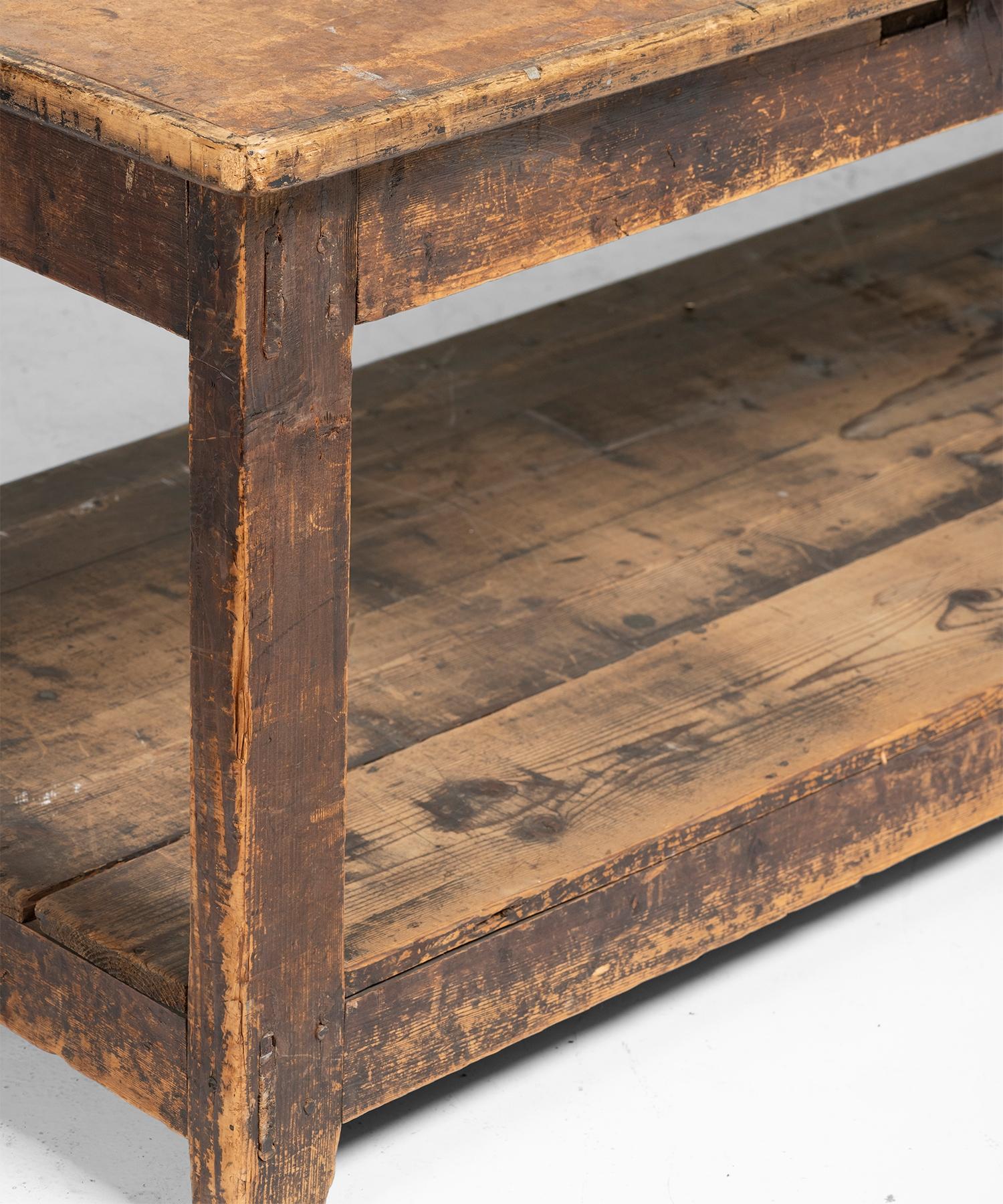 Primitive Drapers Table In Good Condition In Culver City, CA