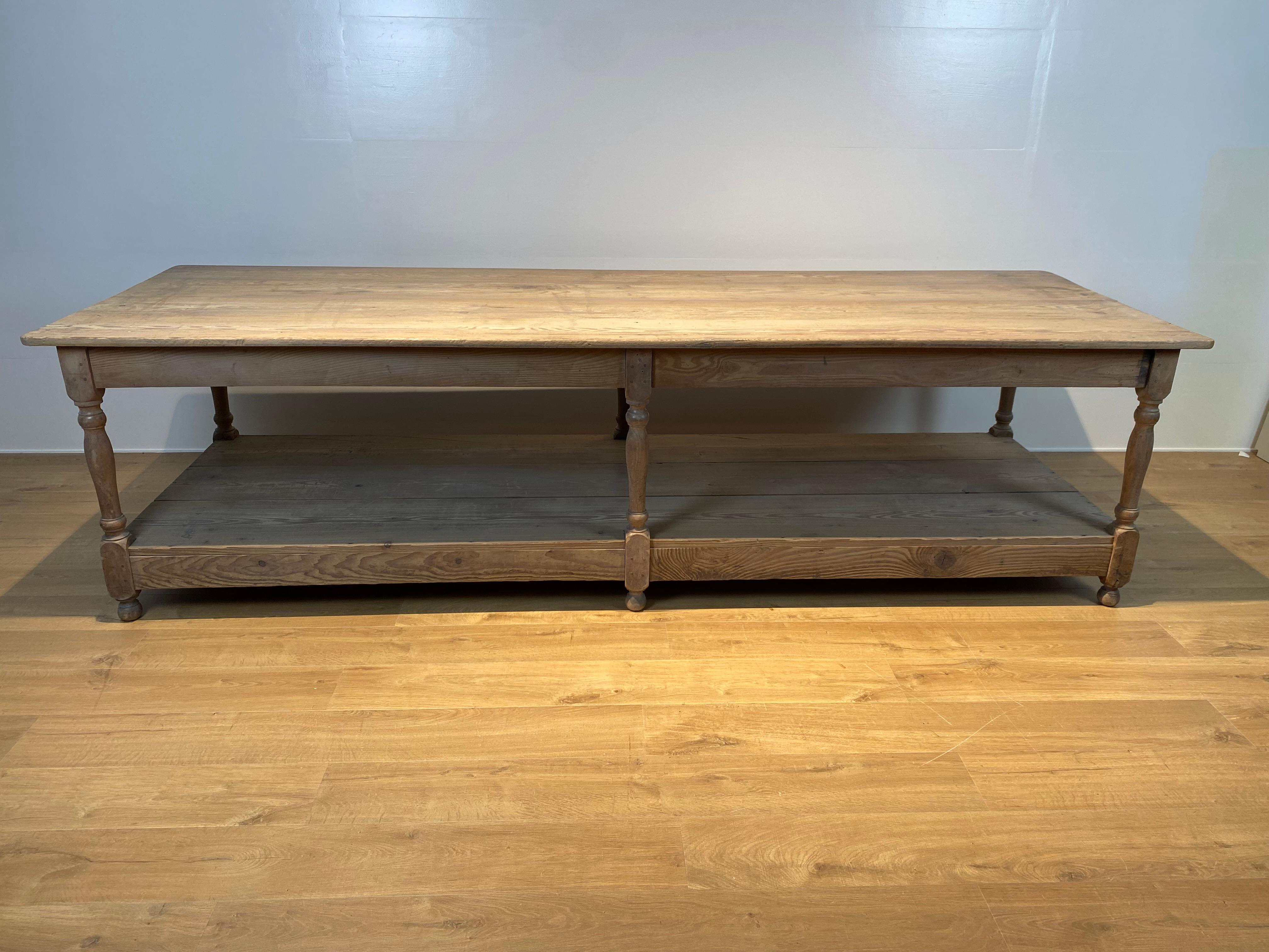French Primitive Drapiers Table in bleached Pine For Sale