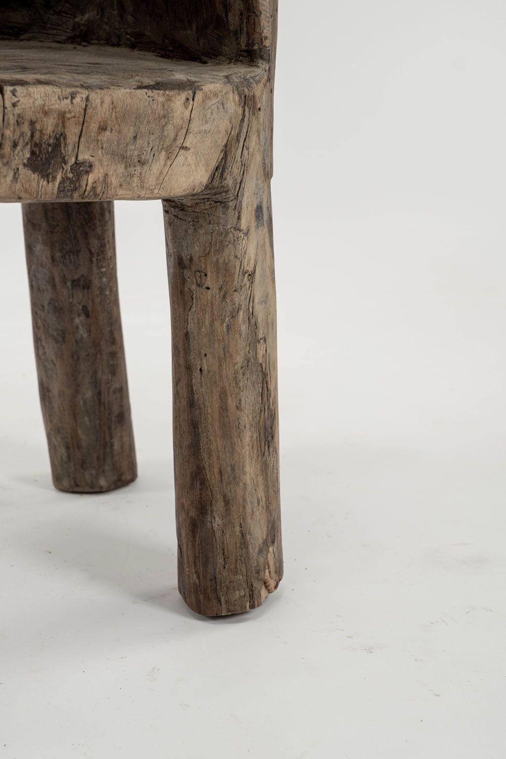 Primitif Chaise primitive Dug-Out en vente