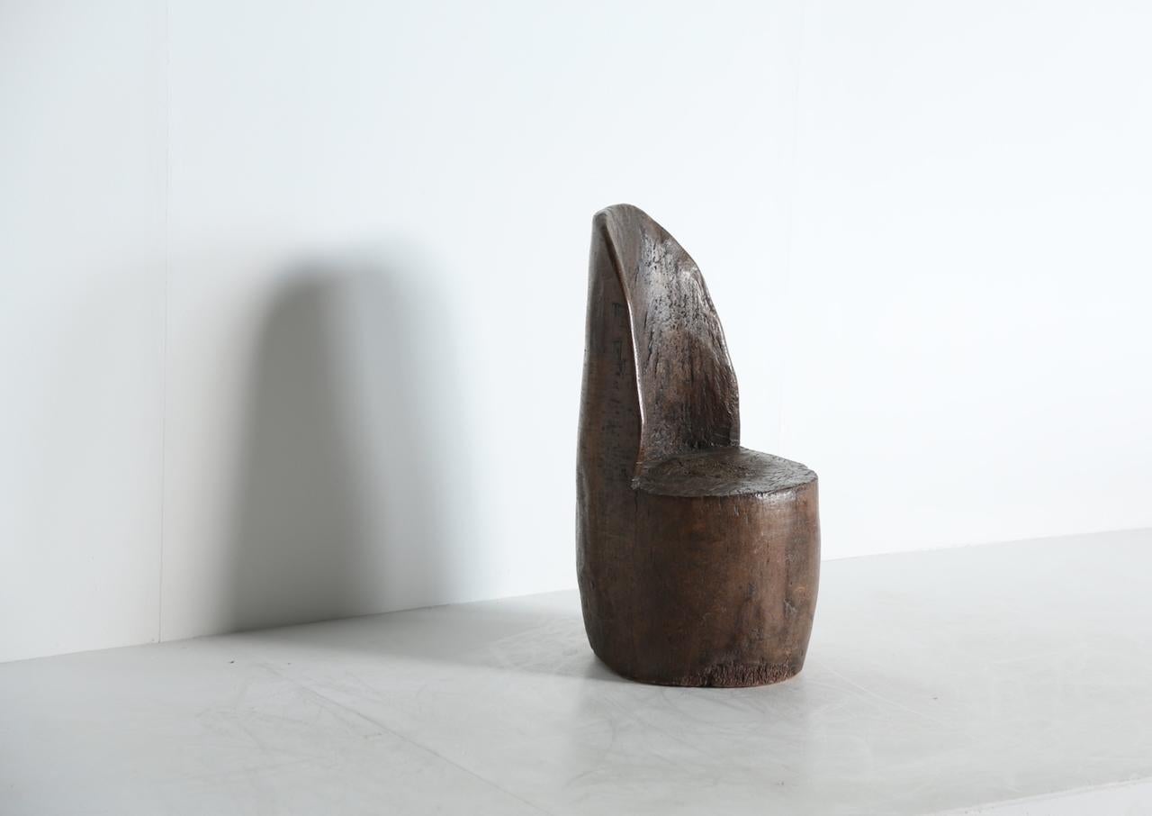 Unica sedia vernacolare scavata a mano, Irlanda, XIX secolo.  Splendido design ergomonico, con deliziosi strati di patina consumata dal tempo.  Una bellezza unica nel suo genere.  Spedizione veloce in tutto il mondo.



