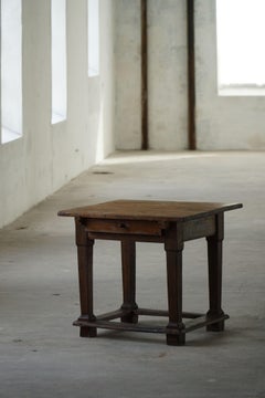 Tavolino primitivo dell'inizio del XIX secolo in pino, barocco, ebanista danese