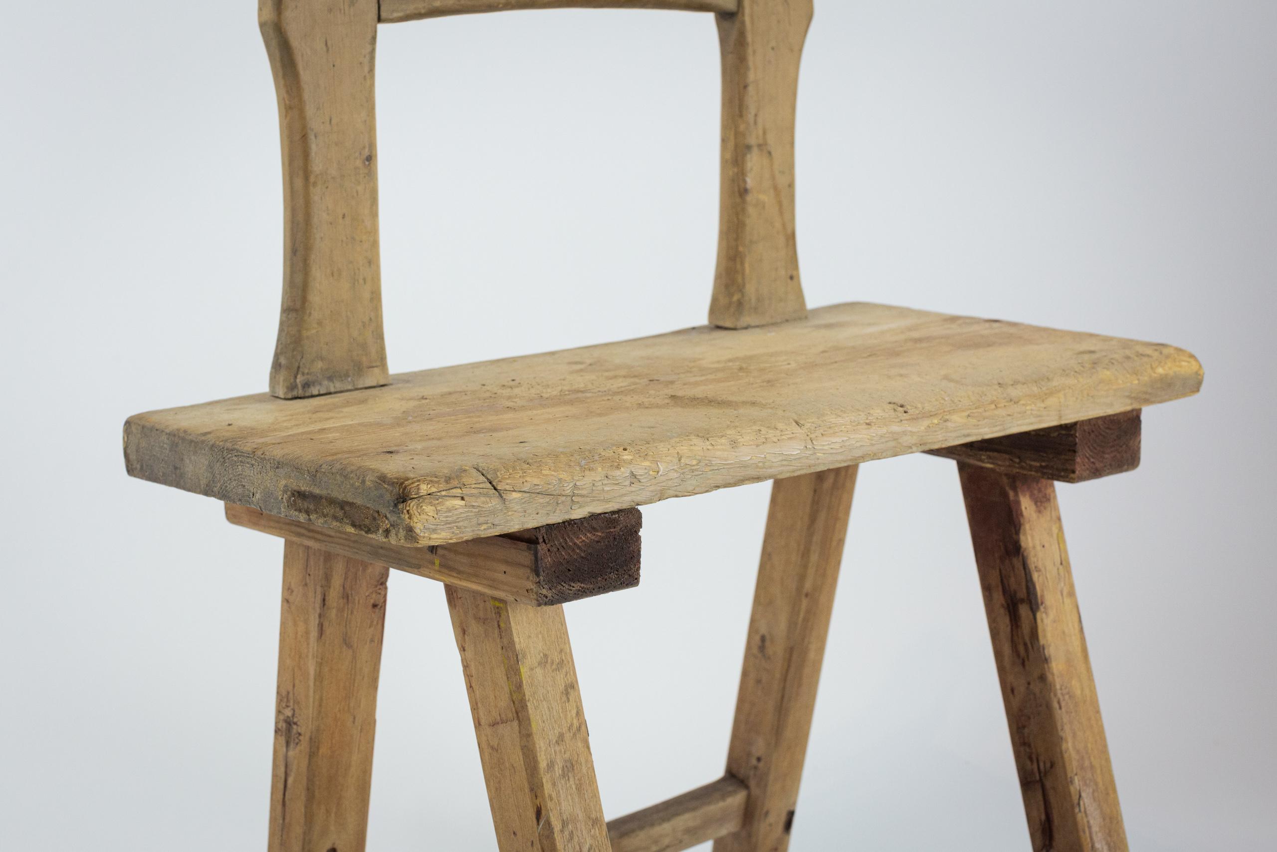 Silla sueca primitiva de principios del siglo XIX o finales del XVIII Pino en venta