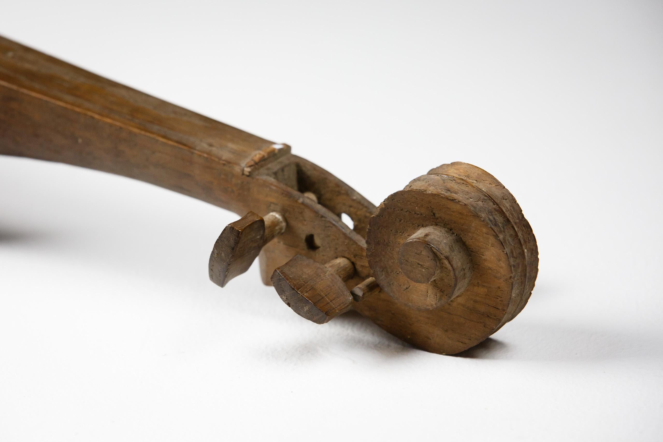Primitive Early 20th Century Fiddle and Bow For Sale 5