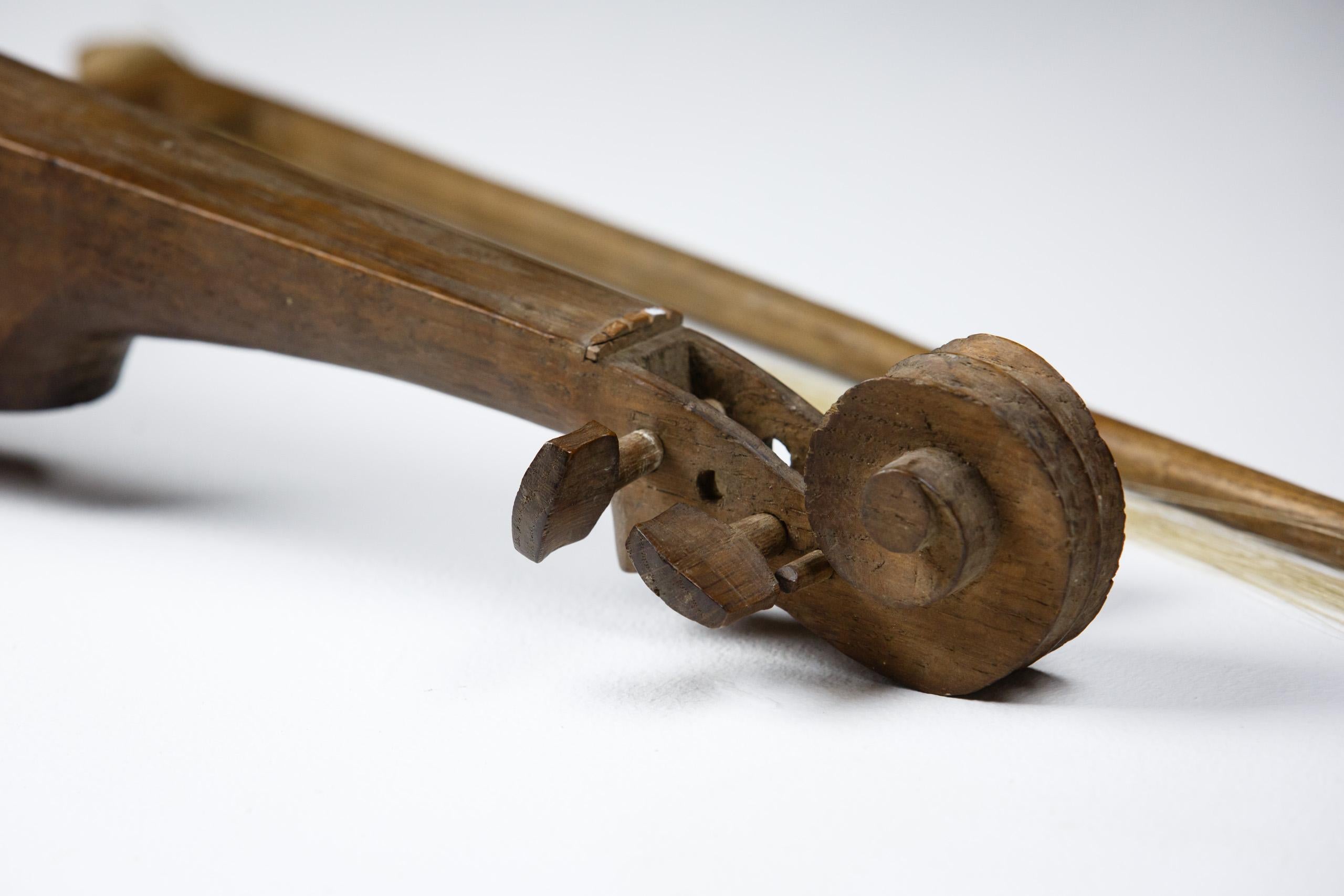 Primitive Early 20th Century Fiddle and Bow For Sale 4