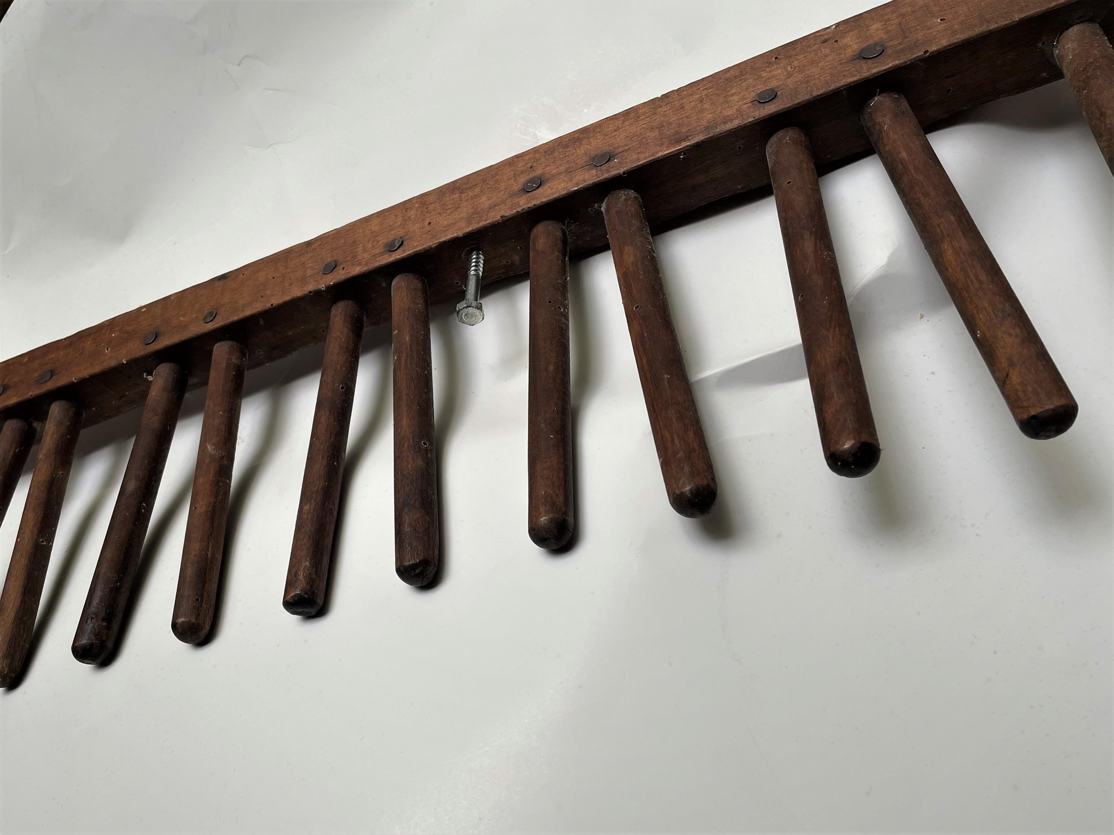 American Primitive Factory Wooden Peg Shoe/Candle Wall Drying Rack Hat Coat Herb For Sale