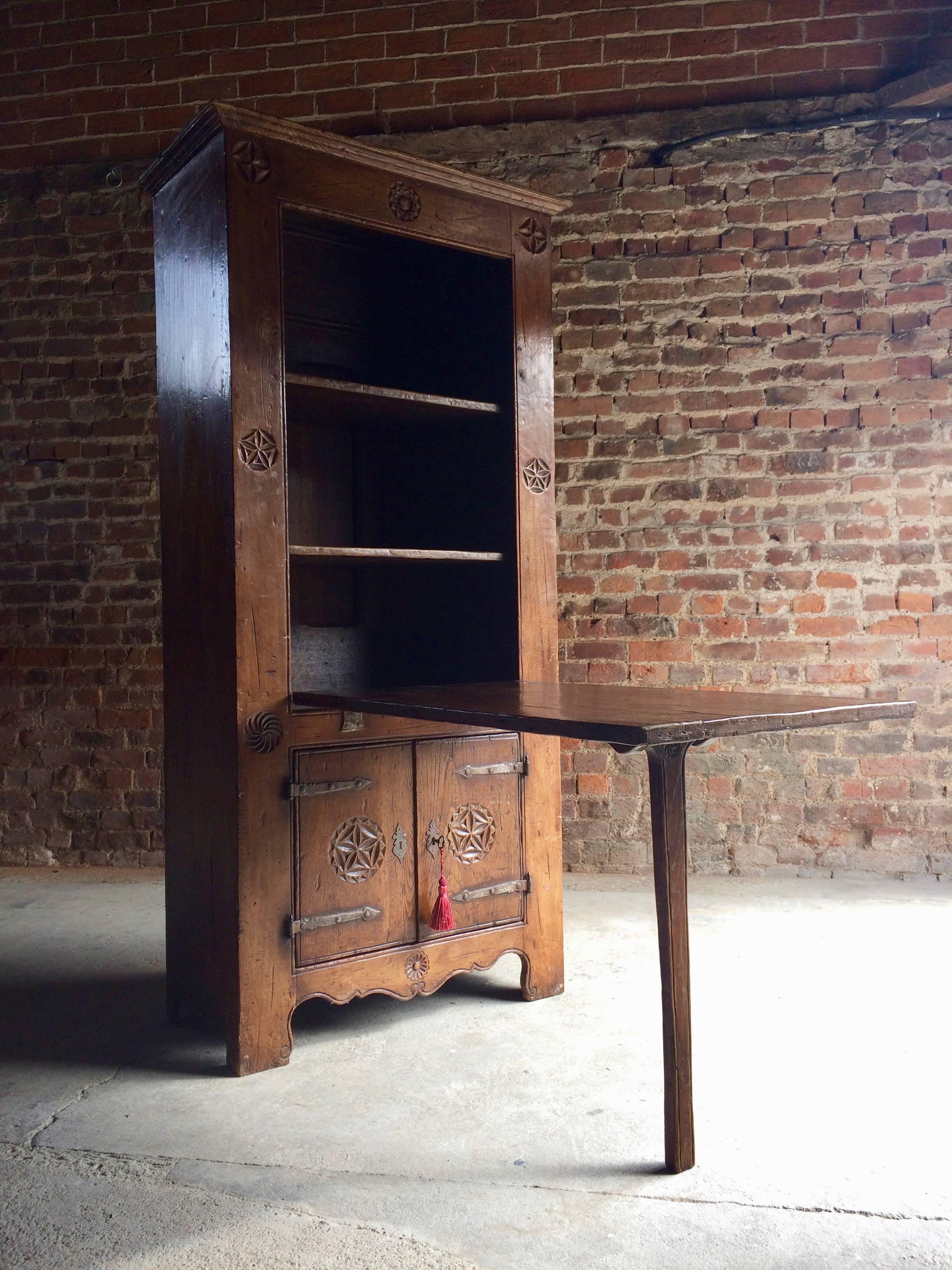 Rustic Farmhouse Cupboard Table 16th Century Dutch Solid Oak In Excellent Condition In Longdon, Tewkesbury