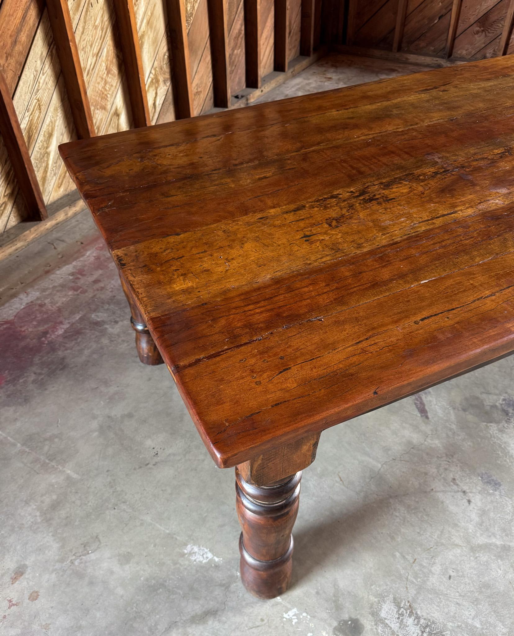 Primitive Farmhouse Dining Table in vendita 5