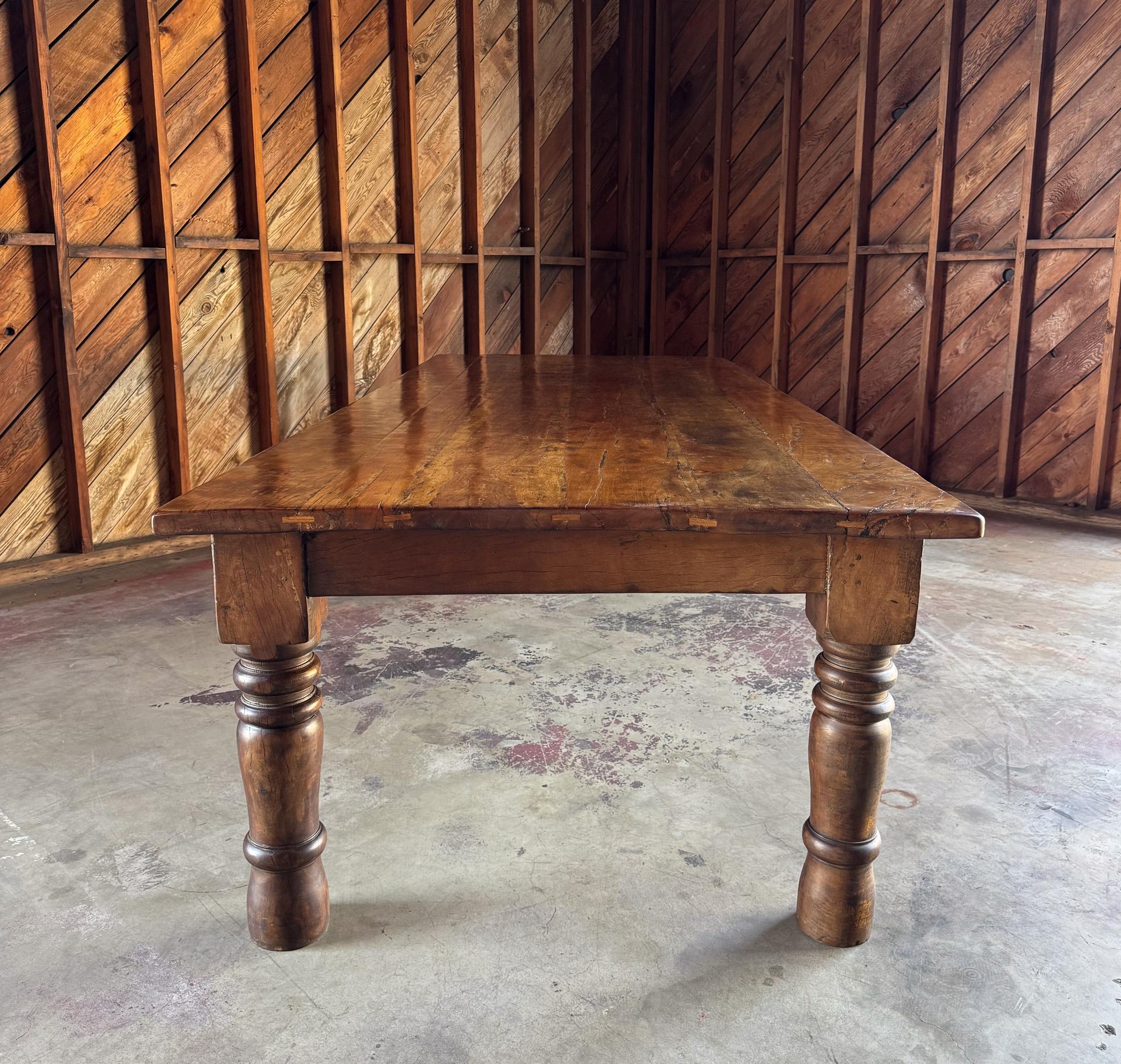 Primitive Farmhouse Dining Table in vendita 6