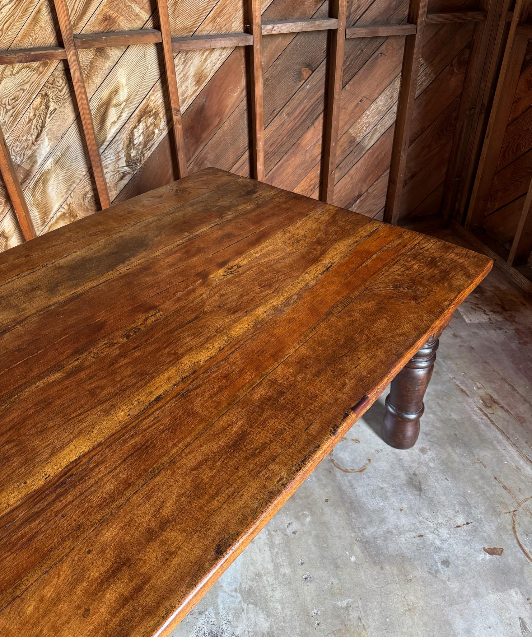 Primitive Farmhouse Dining Table in vendita 11