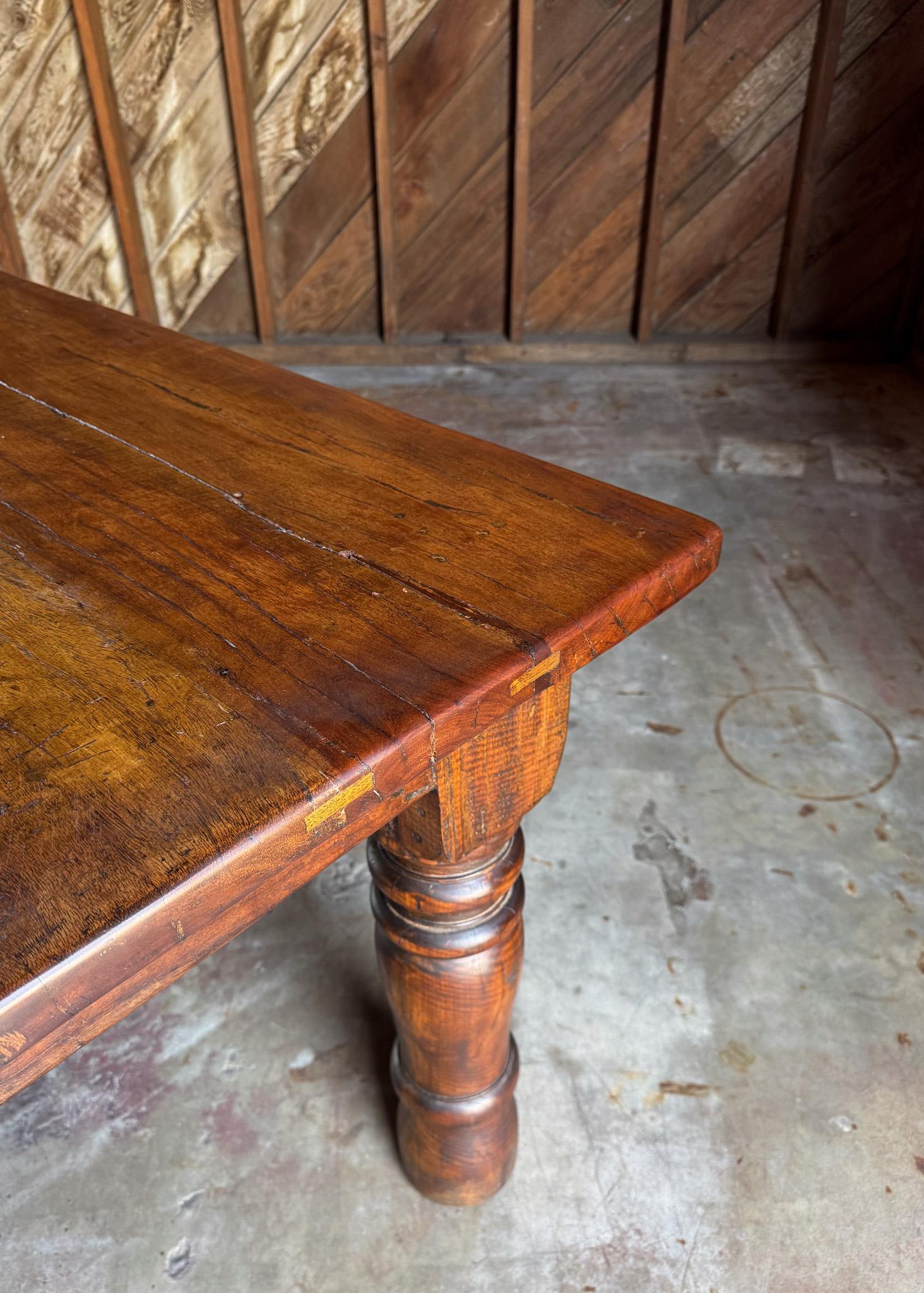 Sconosciuto Primitive Farmhouse Dining Table in vendita