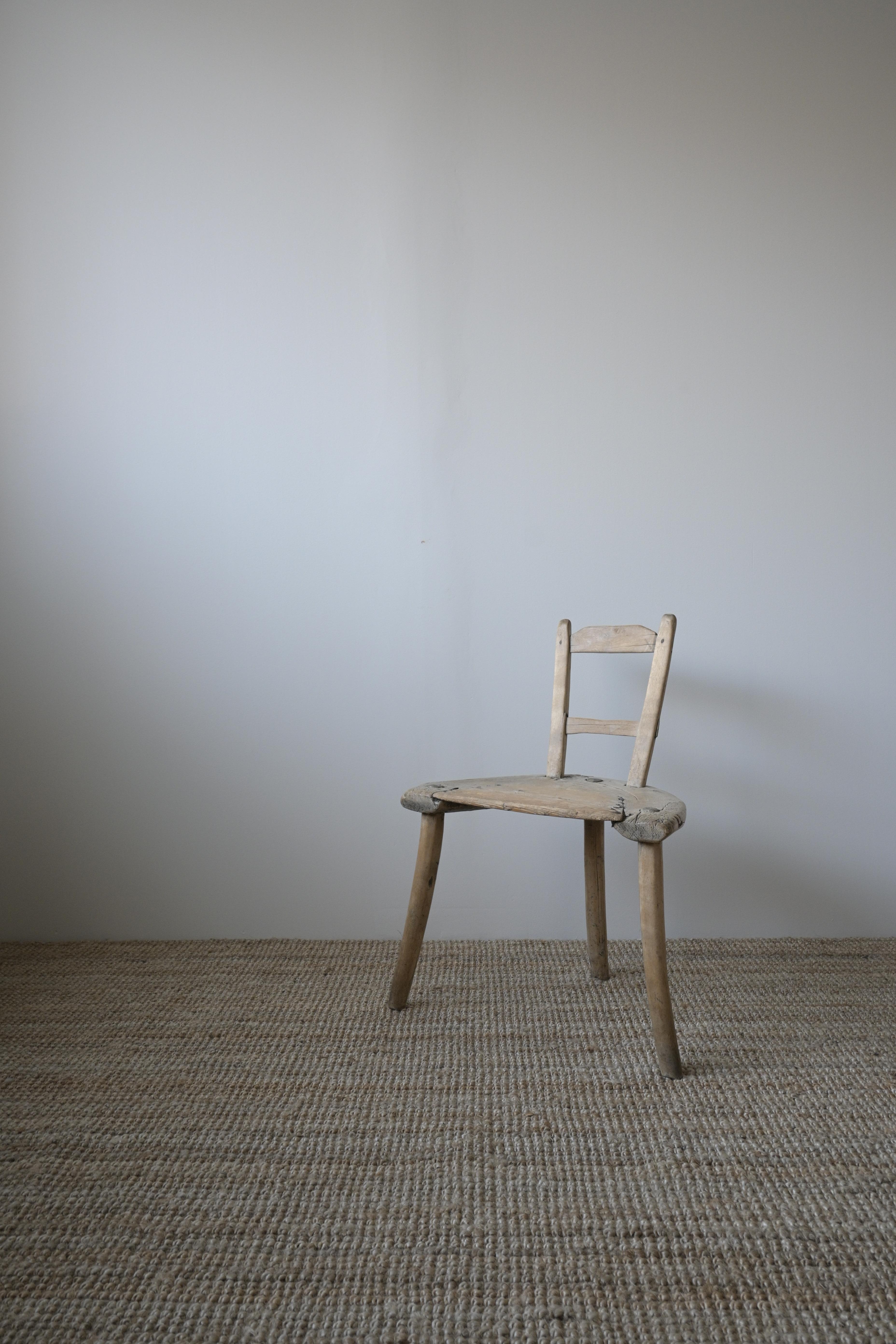 Chaise d'art populaire primitif 
