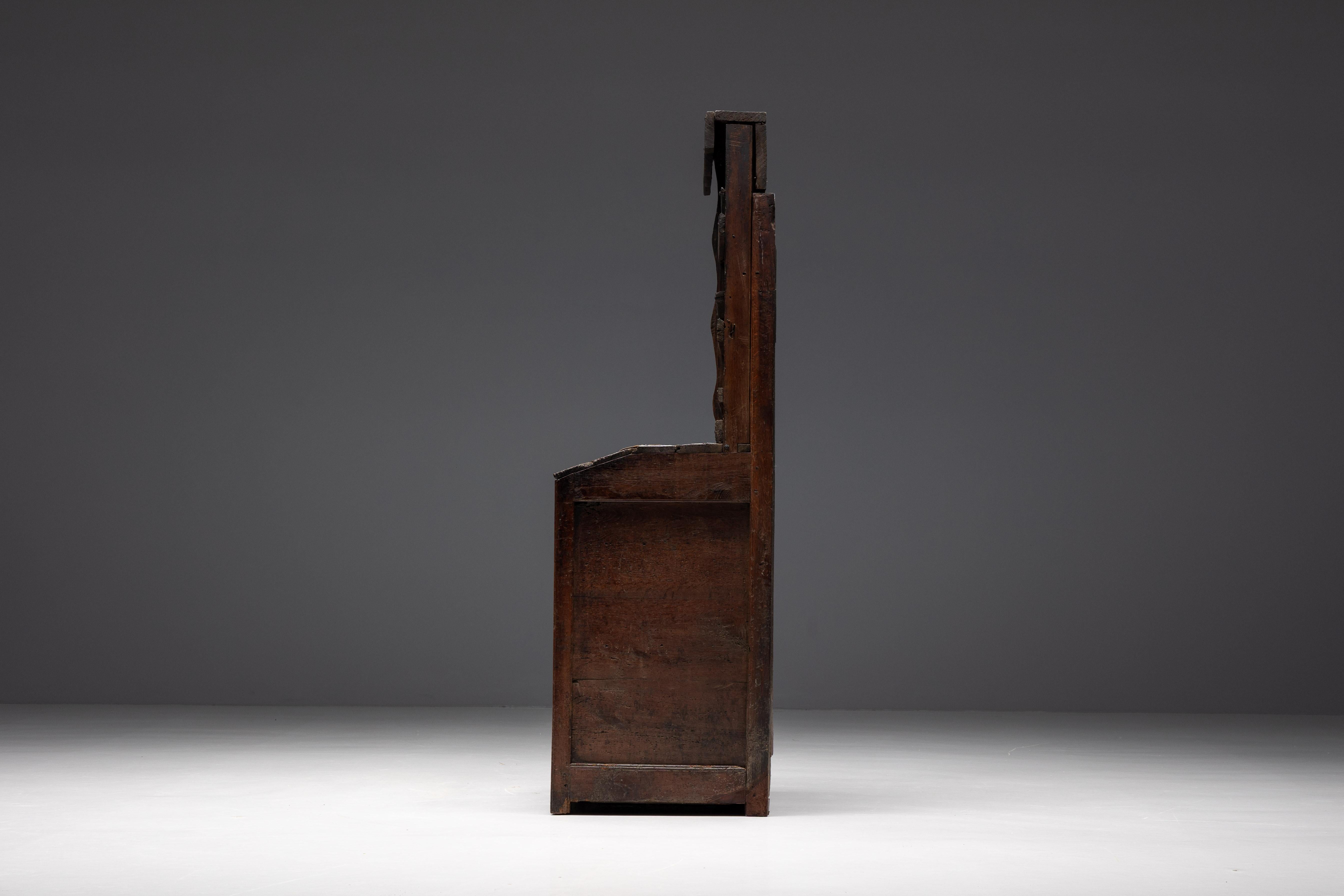 Bois Armoire à étagères d'art populaire primitif, France, 19ème siècle en vente
