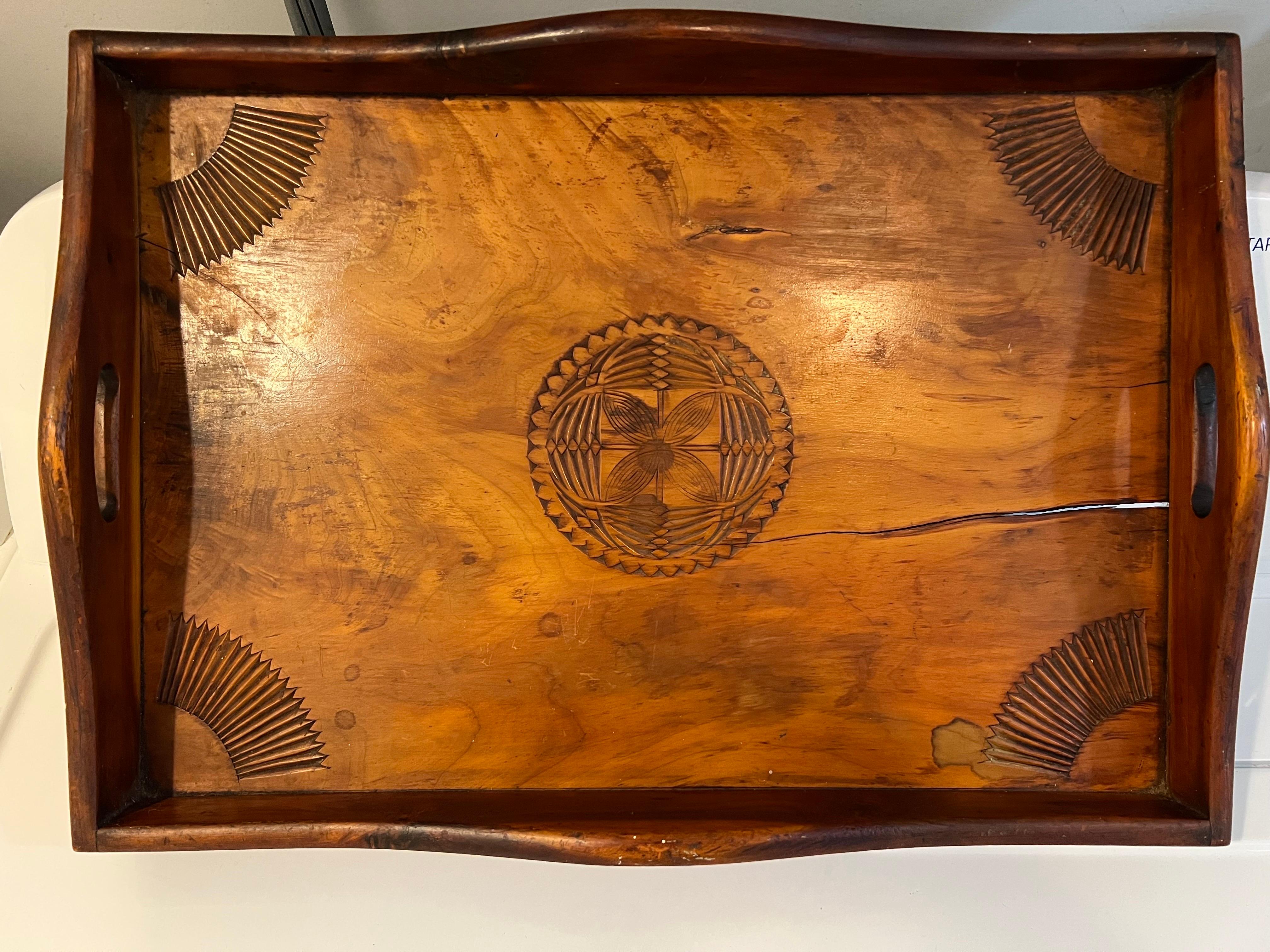 Primitive Folk Art Wooden Tray In Good Condition For Sale In Redding, CT