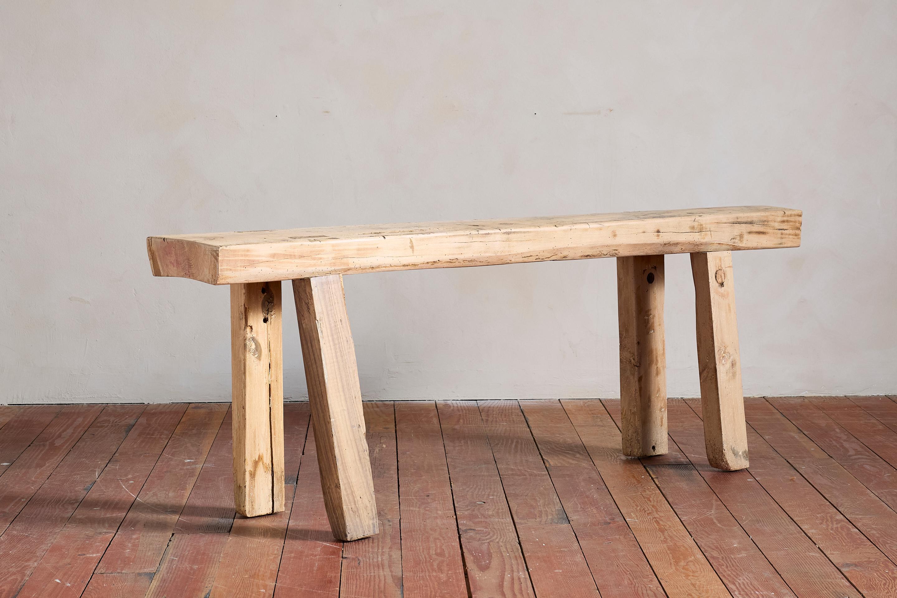 Console primitive en chêne français avec une magnifique patine légère

De belles lignes simples.

25,75 