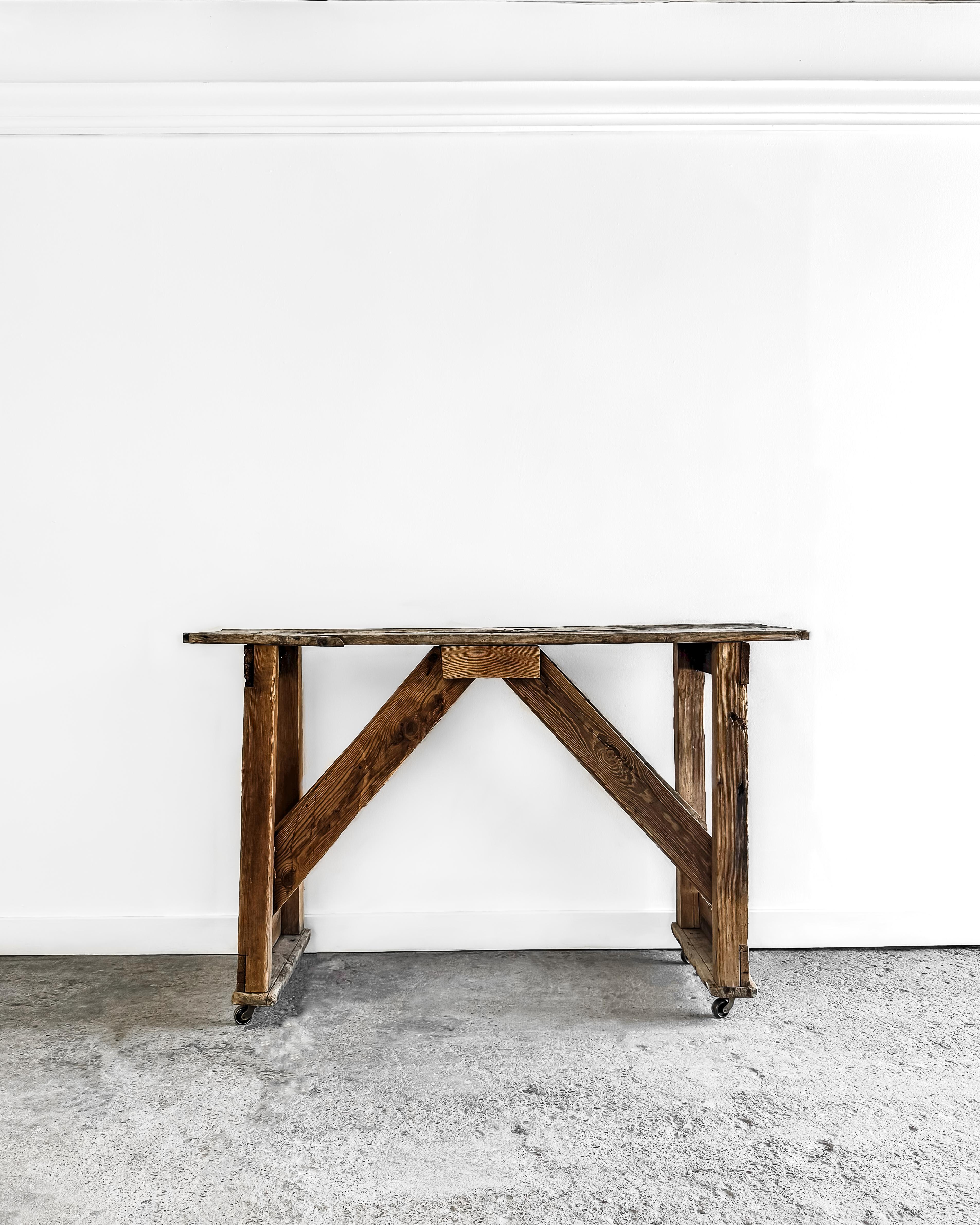 Primitive French Worktable on Wheels In Good Condition In Mckinney, TX