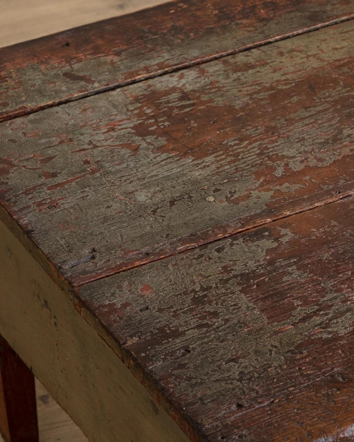 XIXe siècle Table basse primitive peinte en vert avec tiroir, 19e siècle en vente