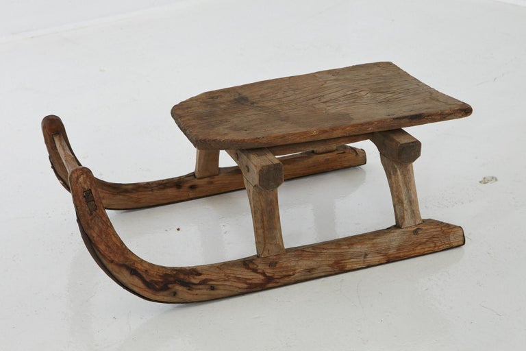 Primitive Hand Carved Wooden Sleigh for One Person, circa 19th Century In Good Condition For Sale In PAU, FR