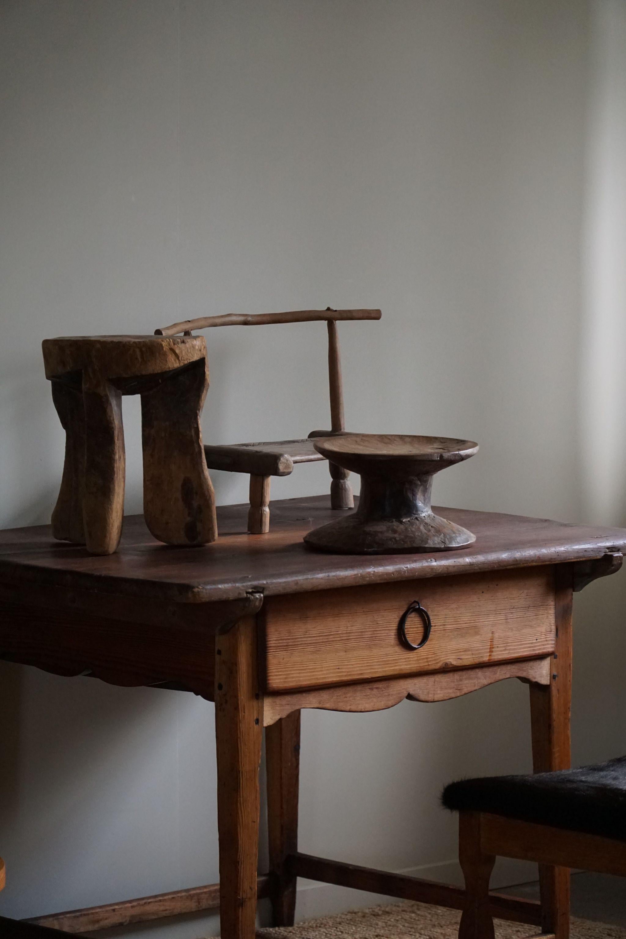 Primitive Hand Crafted Writing Desk in Pine, Made by a Swedish Carpenter, 1800s In Fair Condition In Odense, DK