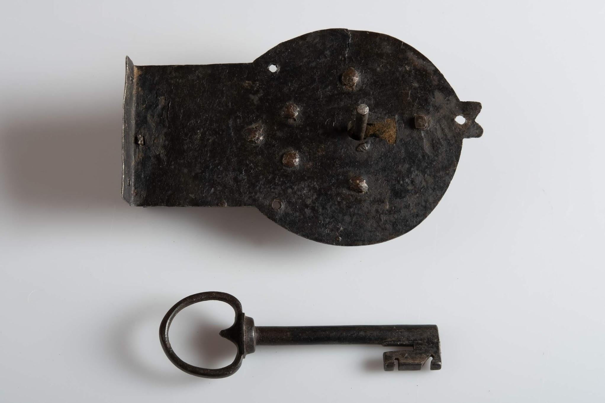 18th Century and Earlier Primitive Handwrought Decorative Lock with It's Original Key, Italy, circa 1600 For Sale