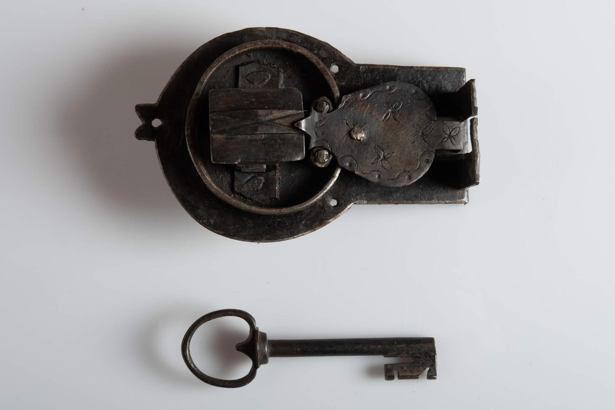 Iron Primitive Handwrought Decorative Lock with It's Original Key, Italy, circa 1600 For Sale