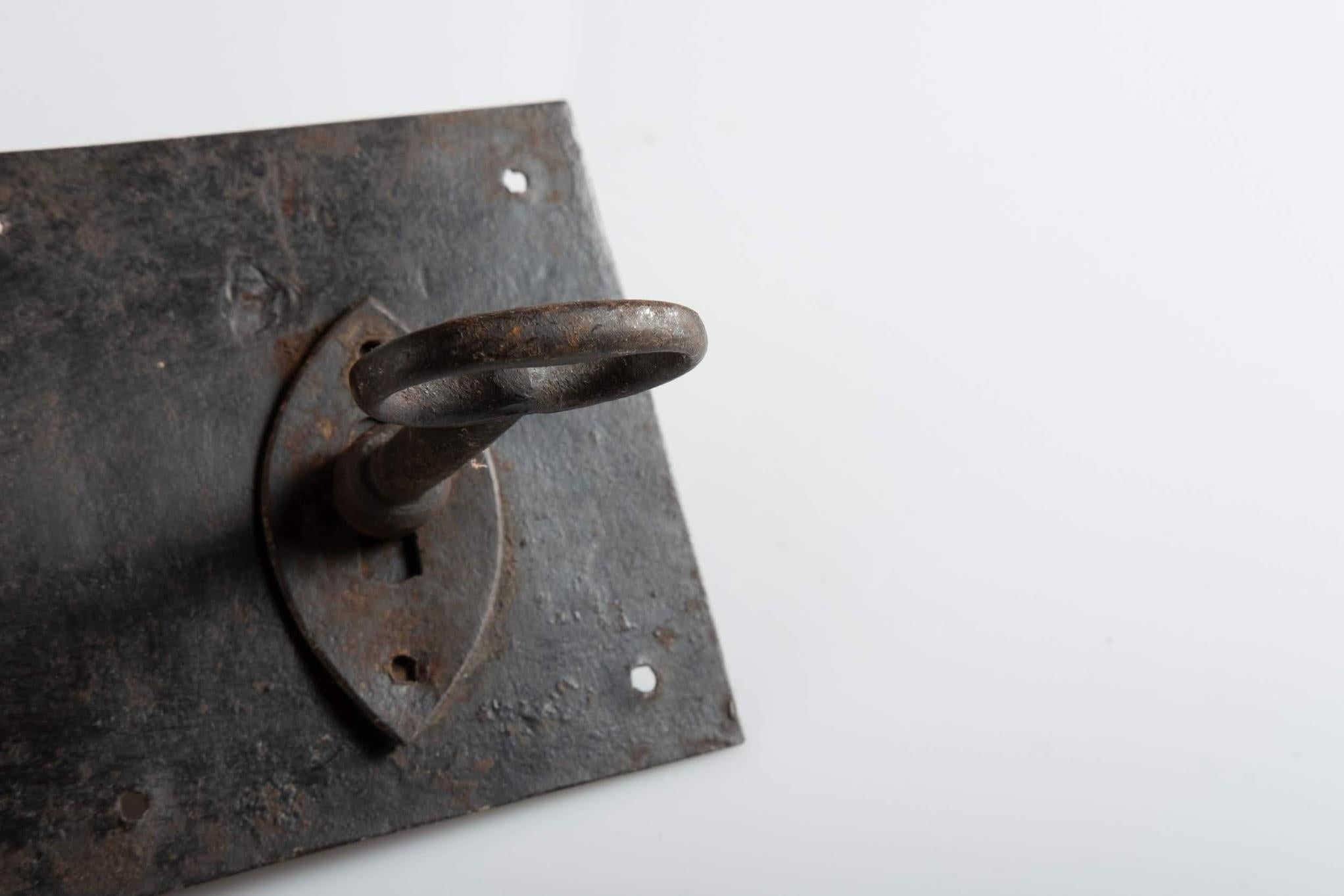 Primitive Handwrought Iron Latch, Italy, circa 1700 In Good Condition For Sale In New York, NY