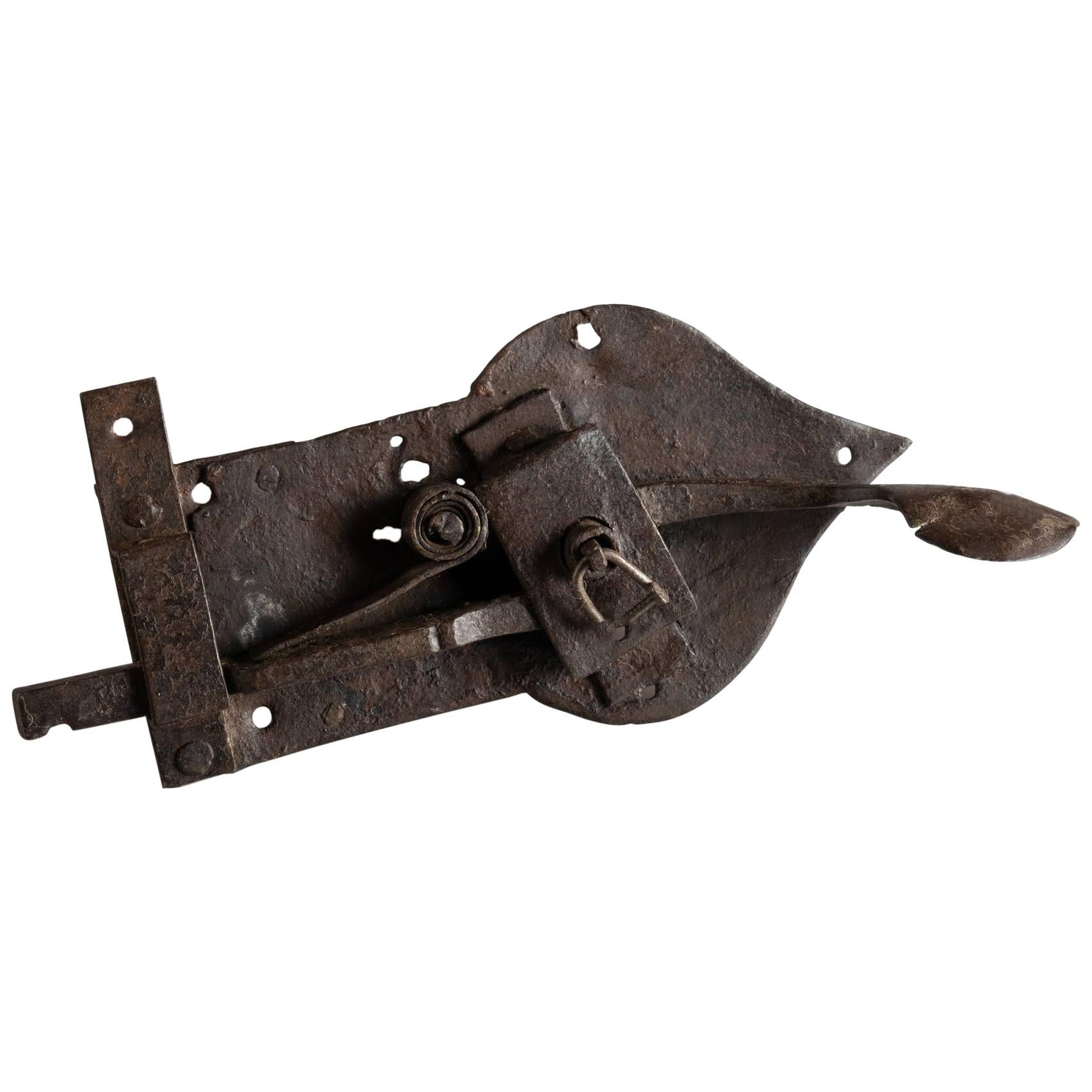 Primitive Hand Wrought Iron Lock with Forged Key and Keyhole, Italy, circa 1600 For Sale