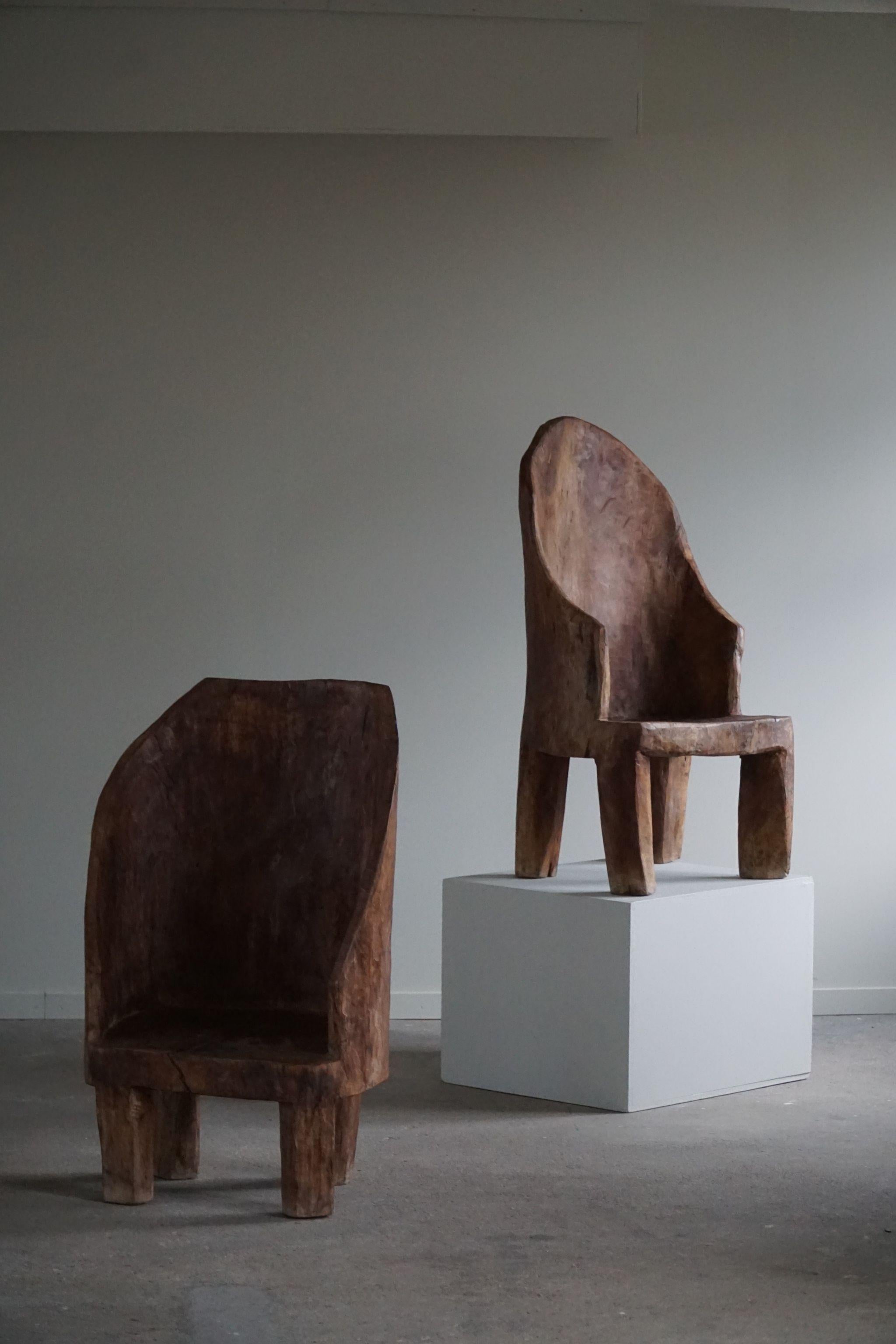 Primitive handgefertigter Naga-Stuhl mit organischer hoher Rückenlehne aus massivem Teakholz, Wabi Sabi-Stil im Angebot 2