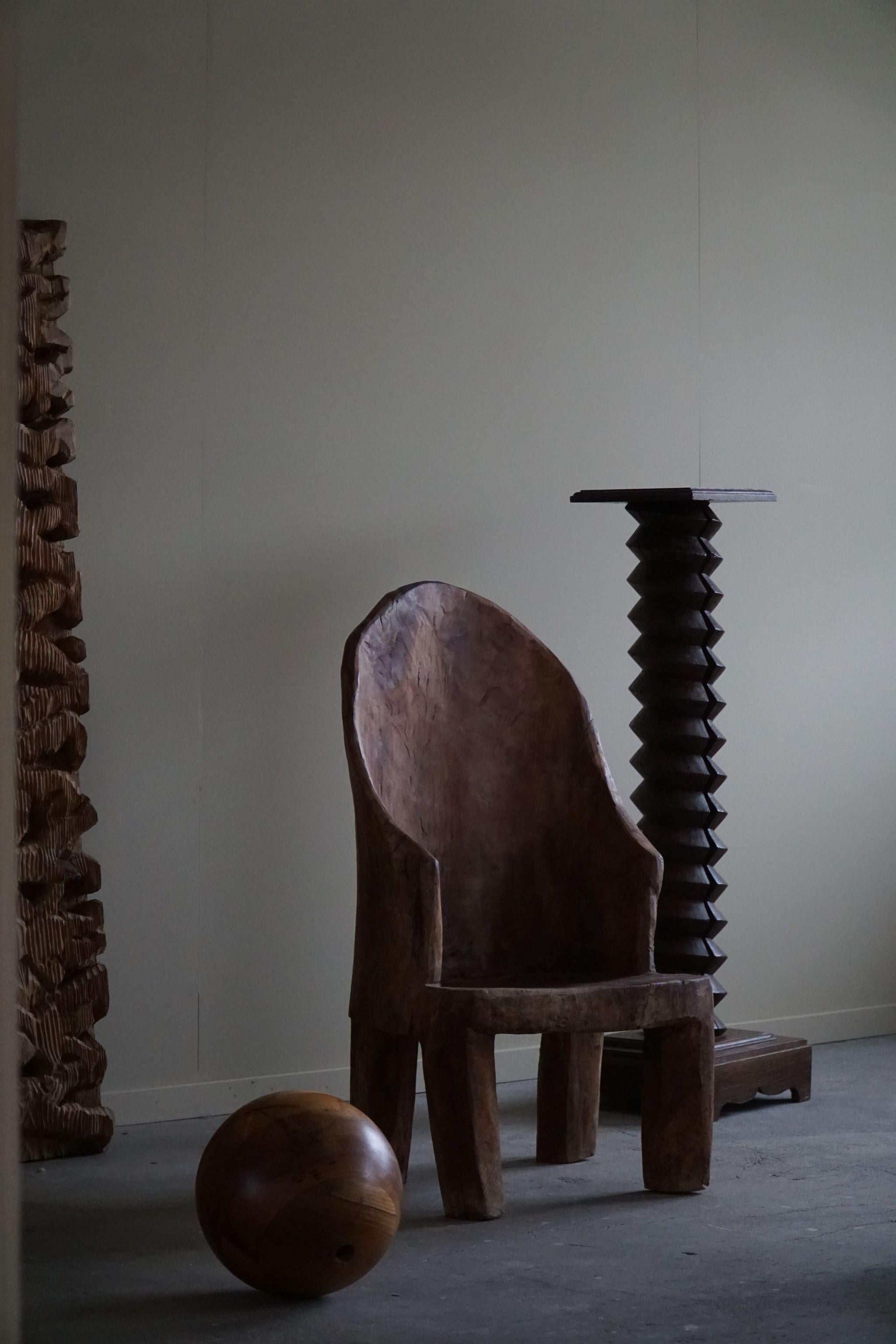 Primitive handgefertigter Naga-Stuhl mit organischer hoher Rückenlehne aus massivem Teakholz, Wabi Sabi-Stil im Angebot 6