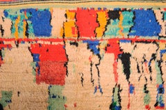 Alfombra Azilal Primitiva Marroquí como Obra de Arte Moderna con Pelo Peludo