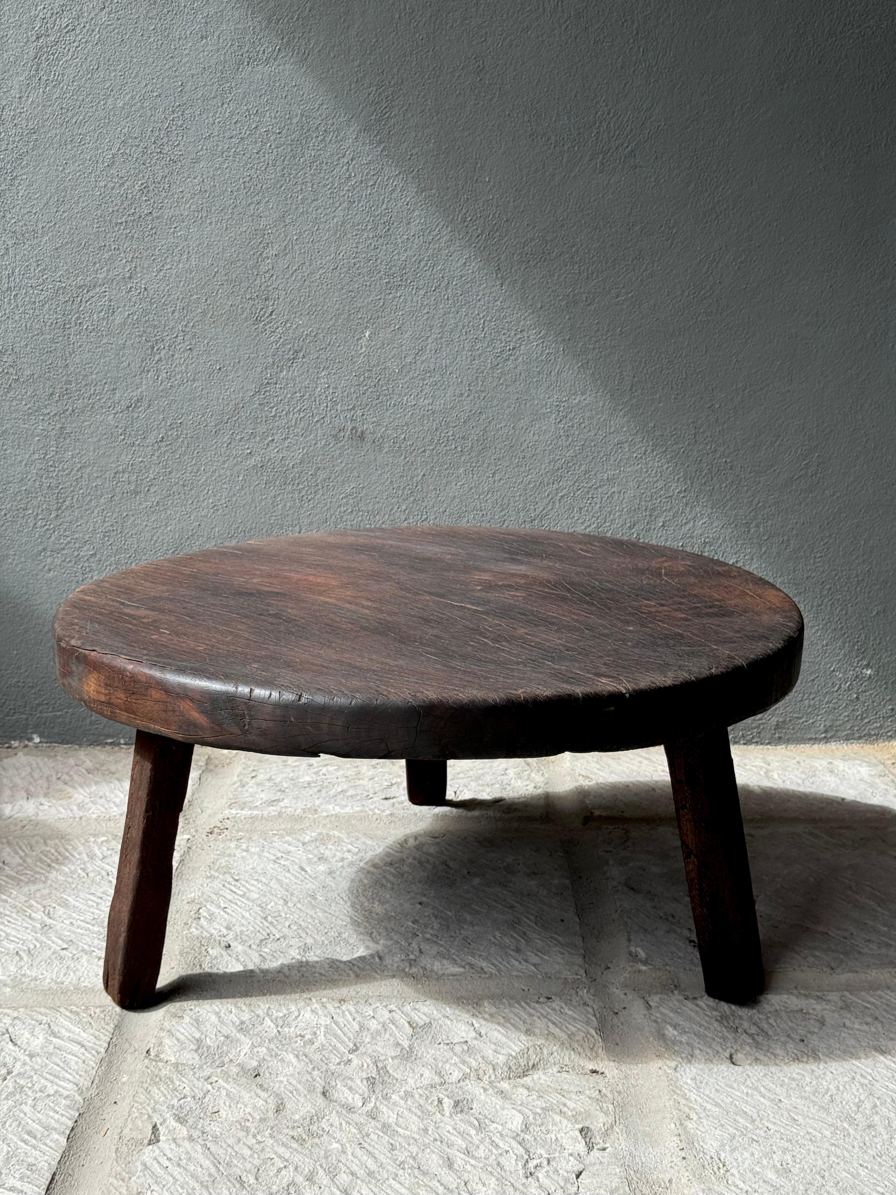 Primitive Hardwood Round Table From Central Yucatan, Mexico, Mid 20th Century For Sale 2