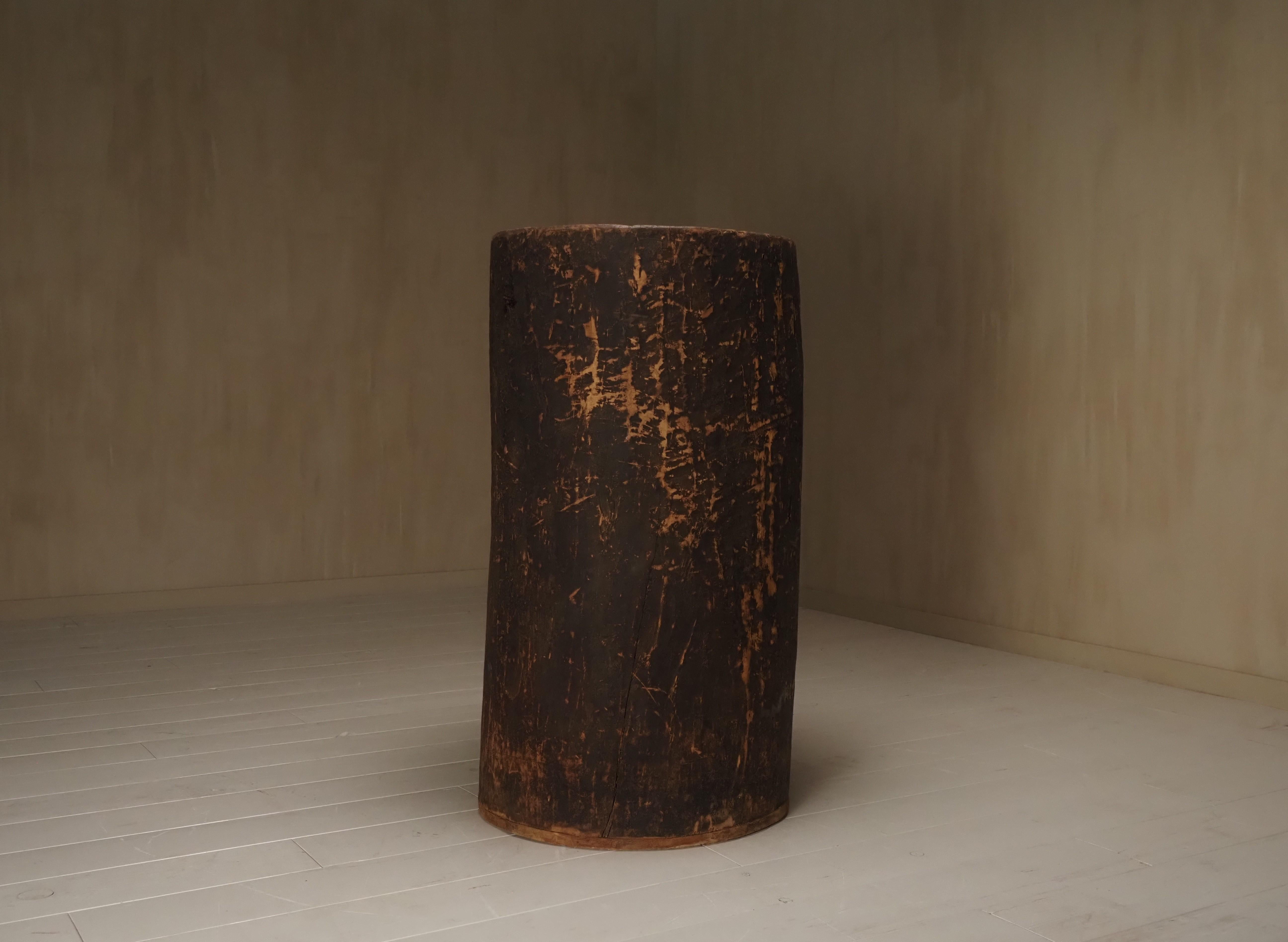 Début du 20ème siècle Jardinière primitive en tronc d'arbre creusé en vente