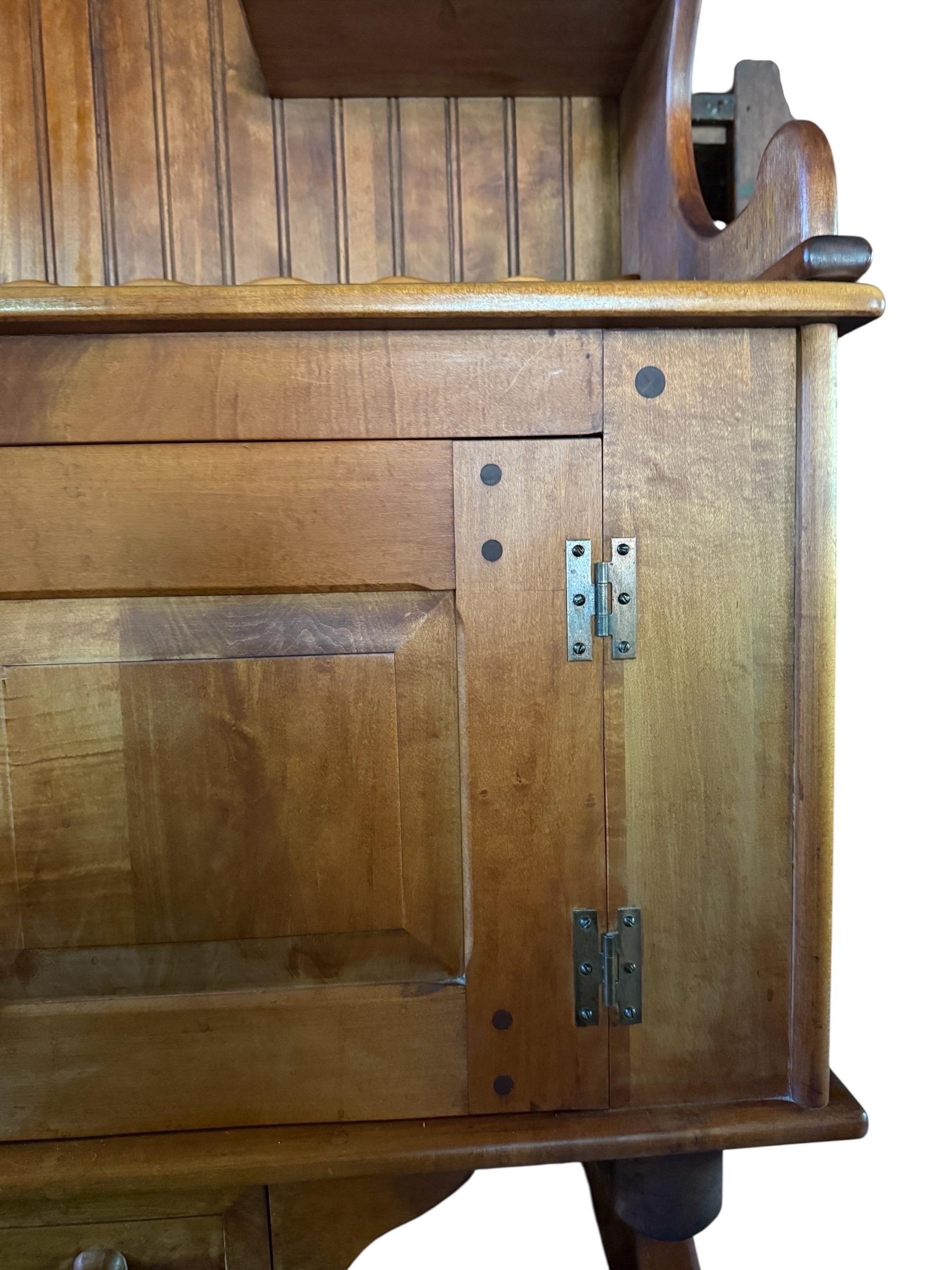 Primitive Hutch Baker's Cabinet en vente 4