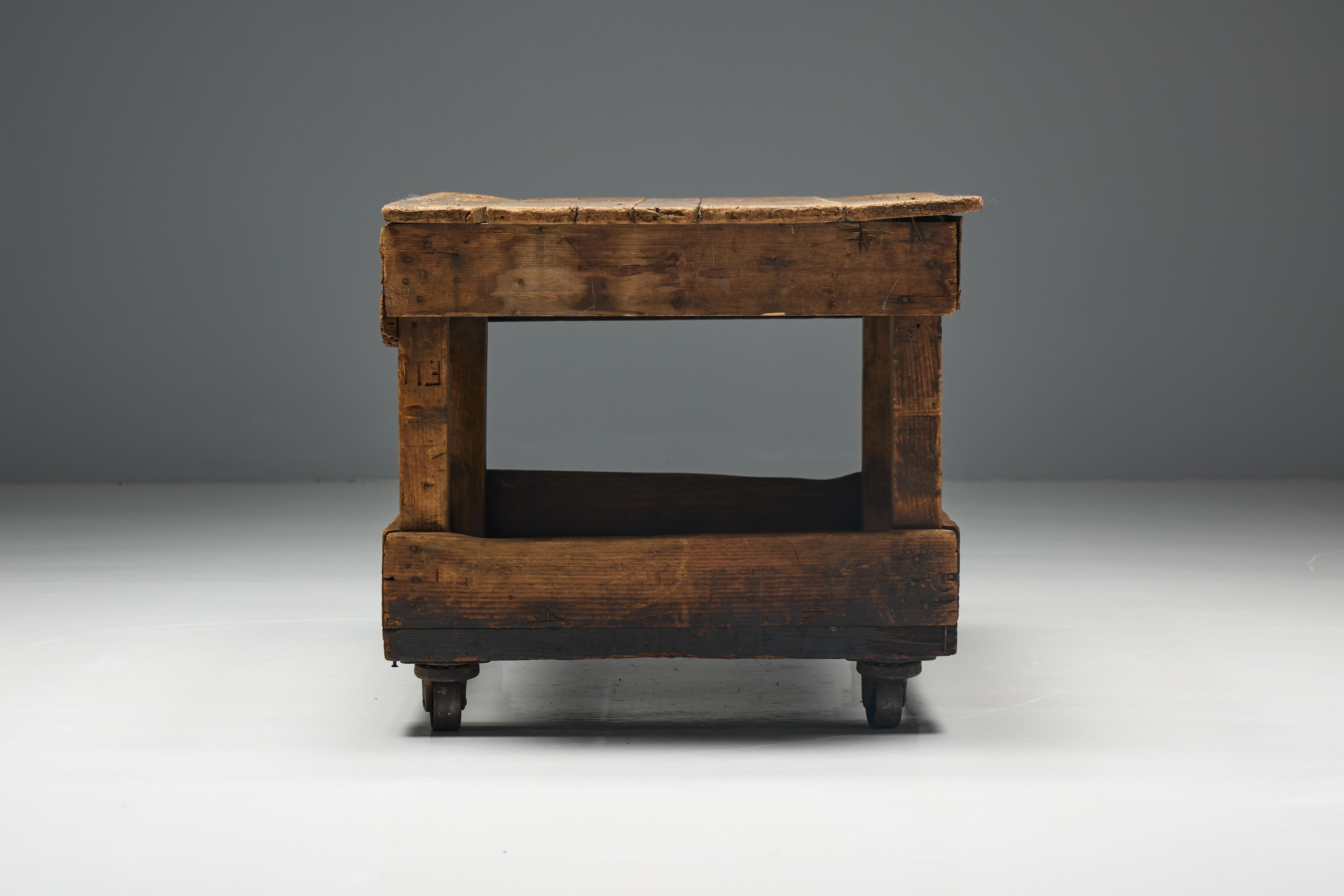 Primitiver Industrietisch, Frankreich, 19. Jahrhundert im Angebot 7