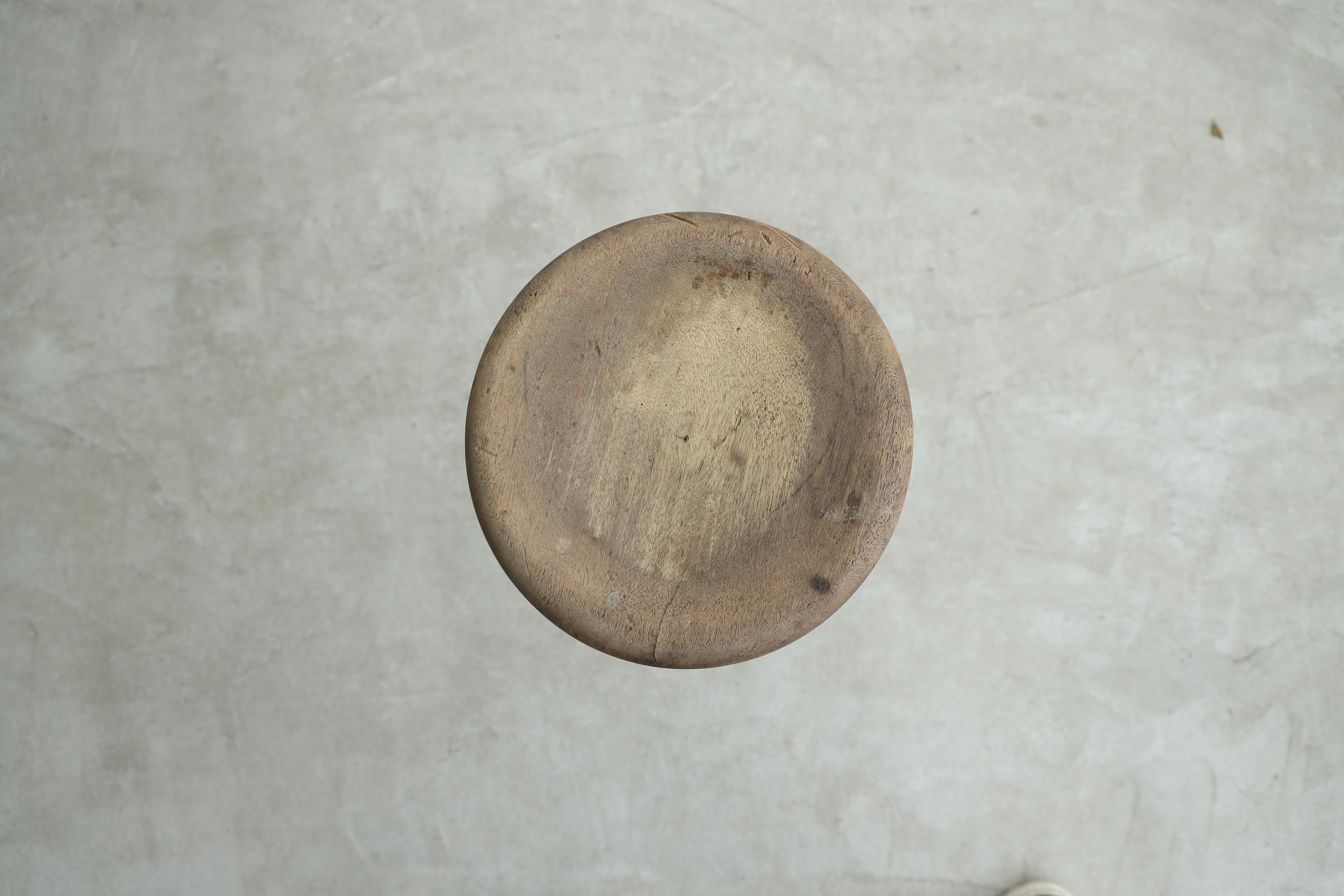 Sculpté à la main Tabourets japonais primitifs Wabi-Sabi en vente