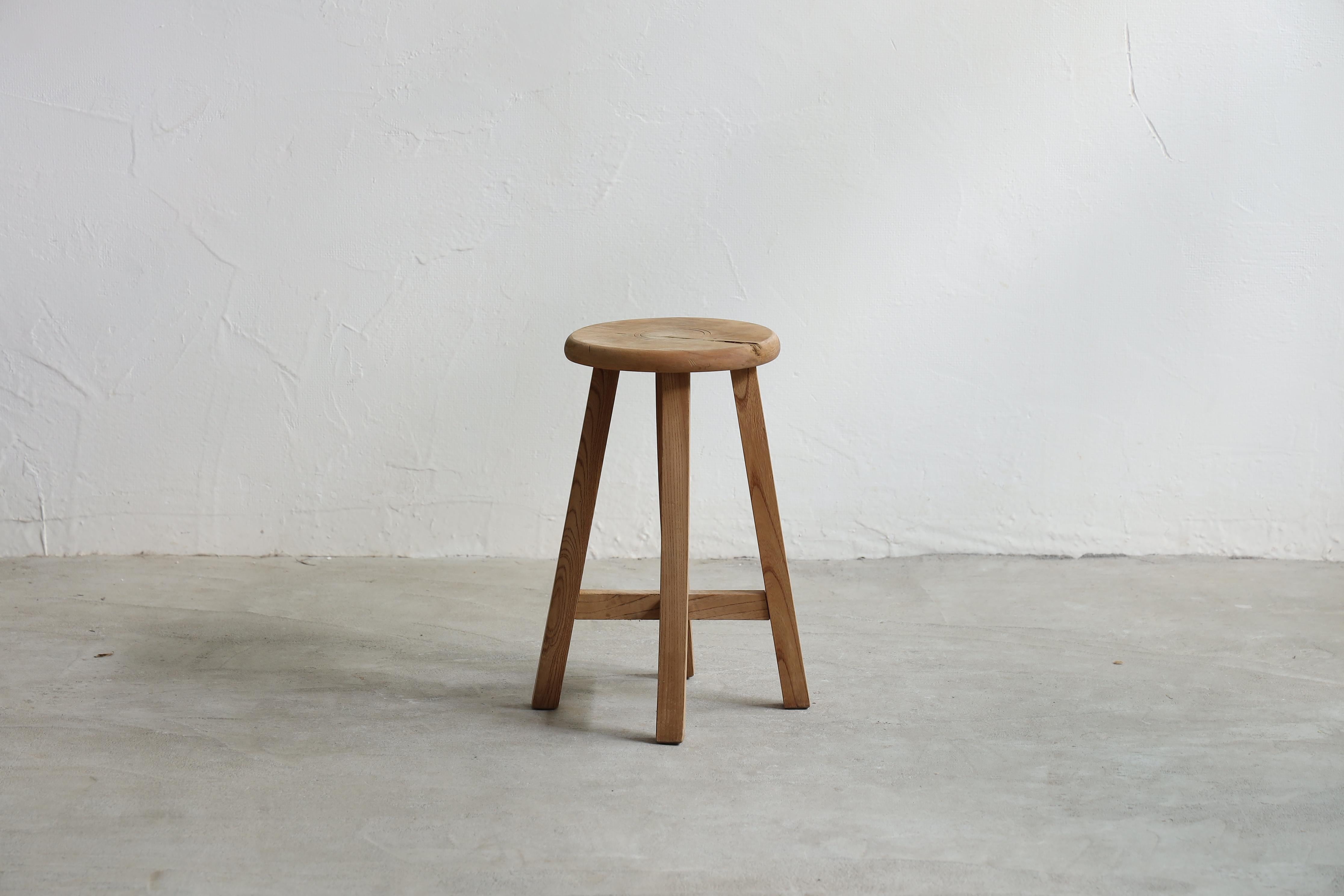 Primitive japanische Holzhocker, Wabi-Sabi, Japandi (Taisho) im Angebot