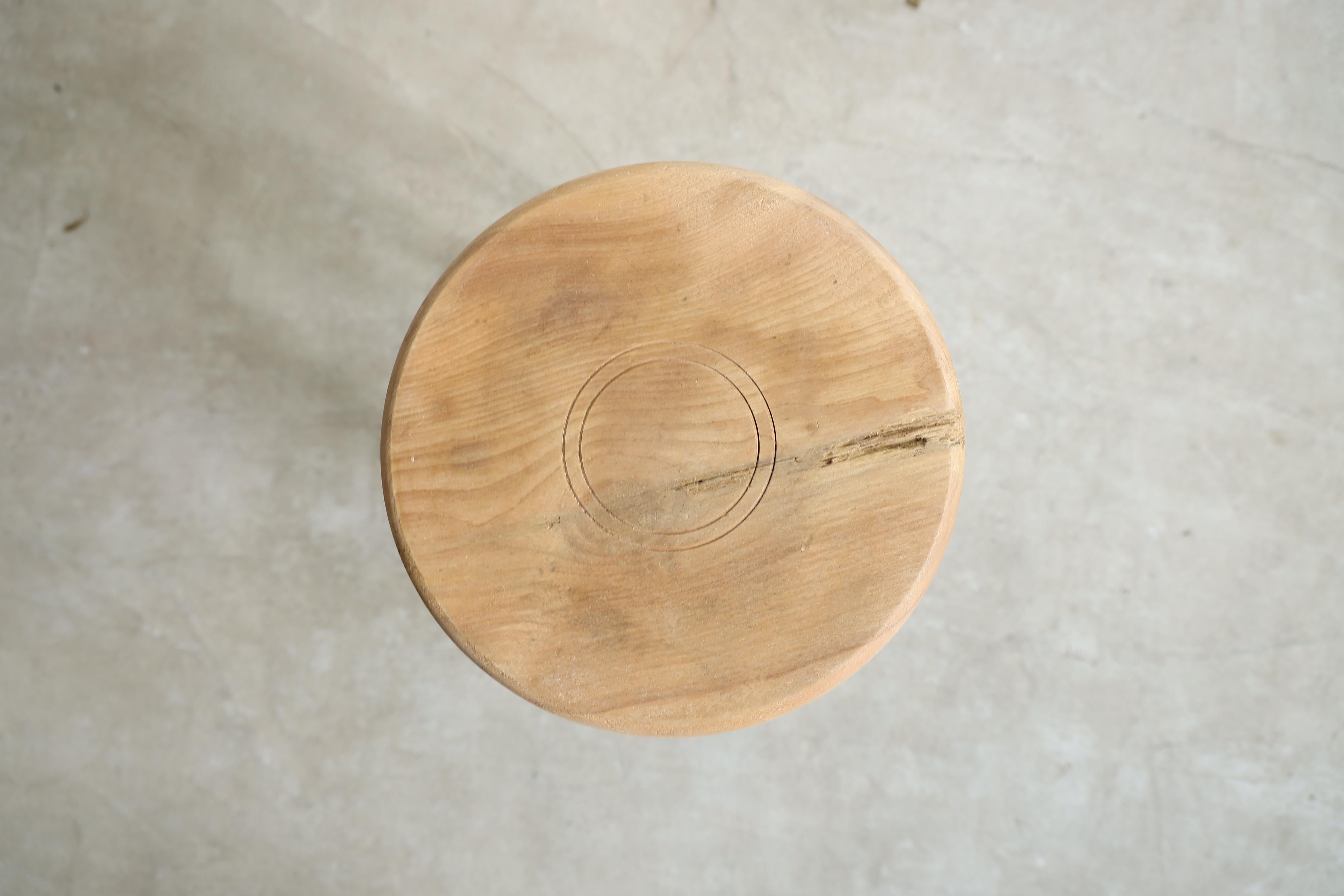Primitive japanische Holzhocker, Wabi-Sabi, Japandi im Zustand „Gut“ im Angebot in Katori-Shi, 12