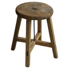 Primitive japanische Holzhocker, Wabi-Sabi-Hocker