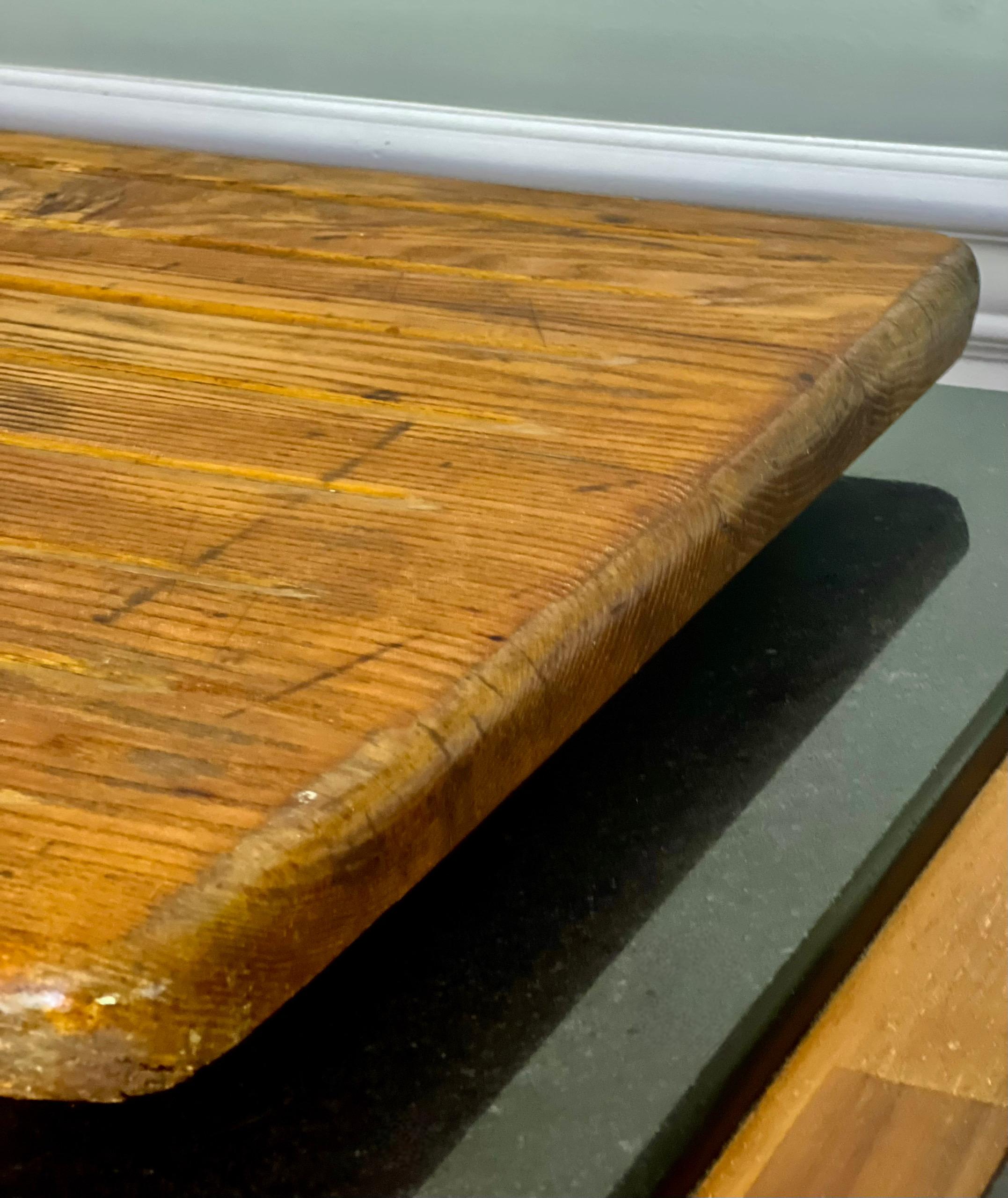 Großes handgefertigtes Primitive-Schubladenbrett aus massiver Eiche, spätes 19. Jahrhundert im Angebot 5