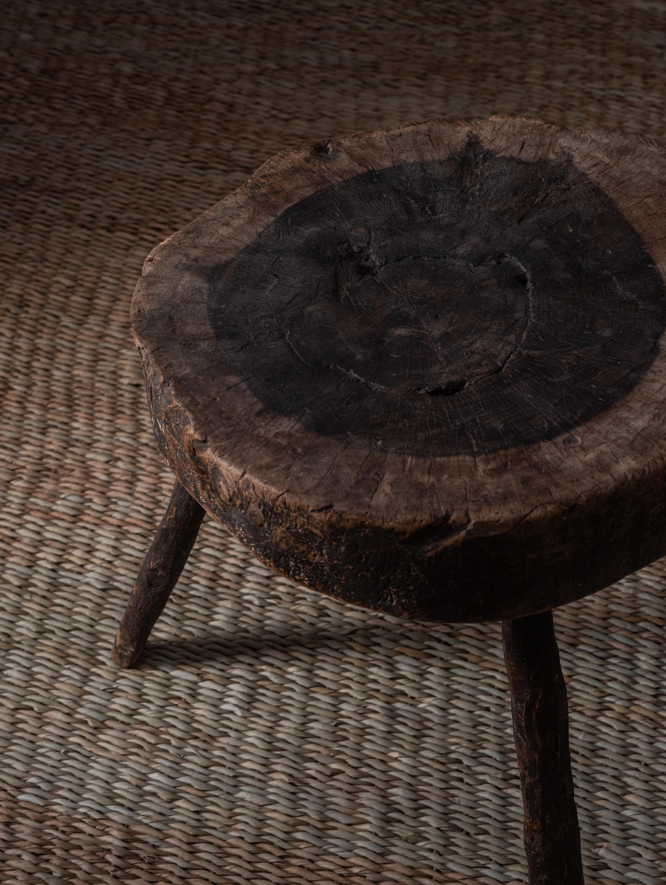 Primitivo Sgabello primitivo per la concia del cuoio in vendita